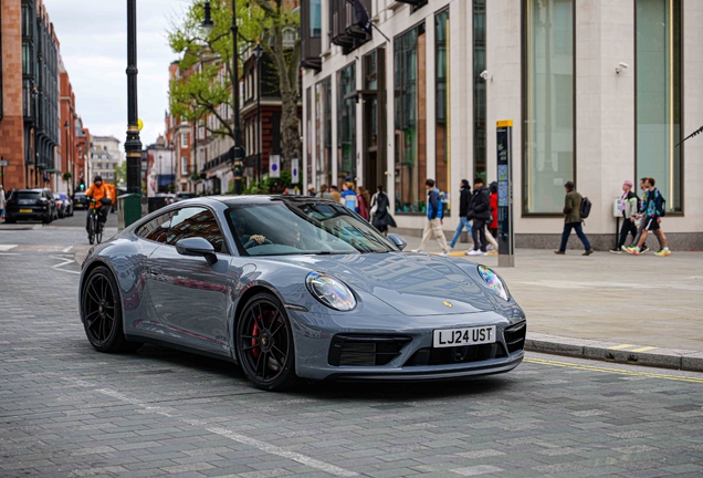 Porsche 992 Carrera 4 GTS