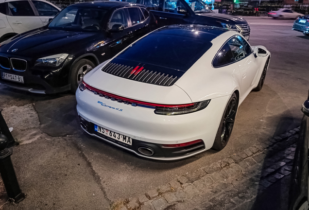 Porsche 992 Carrera 4S