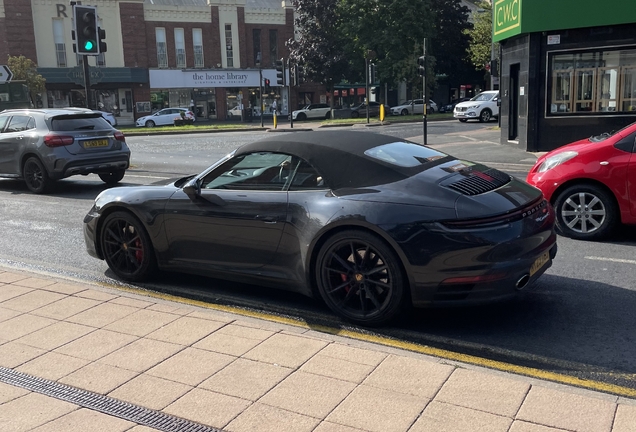 Porsche 992 Carrera 4S Cabriolet