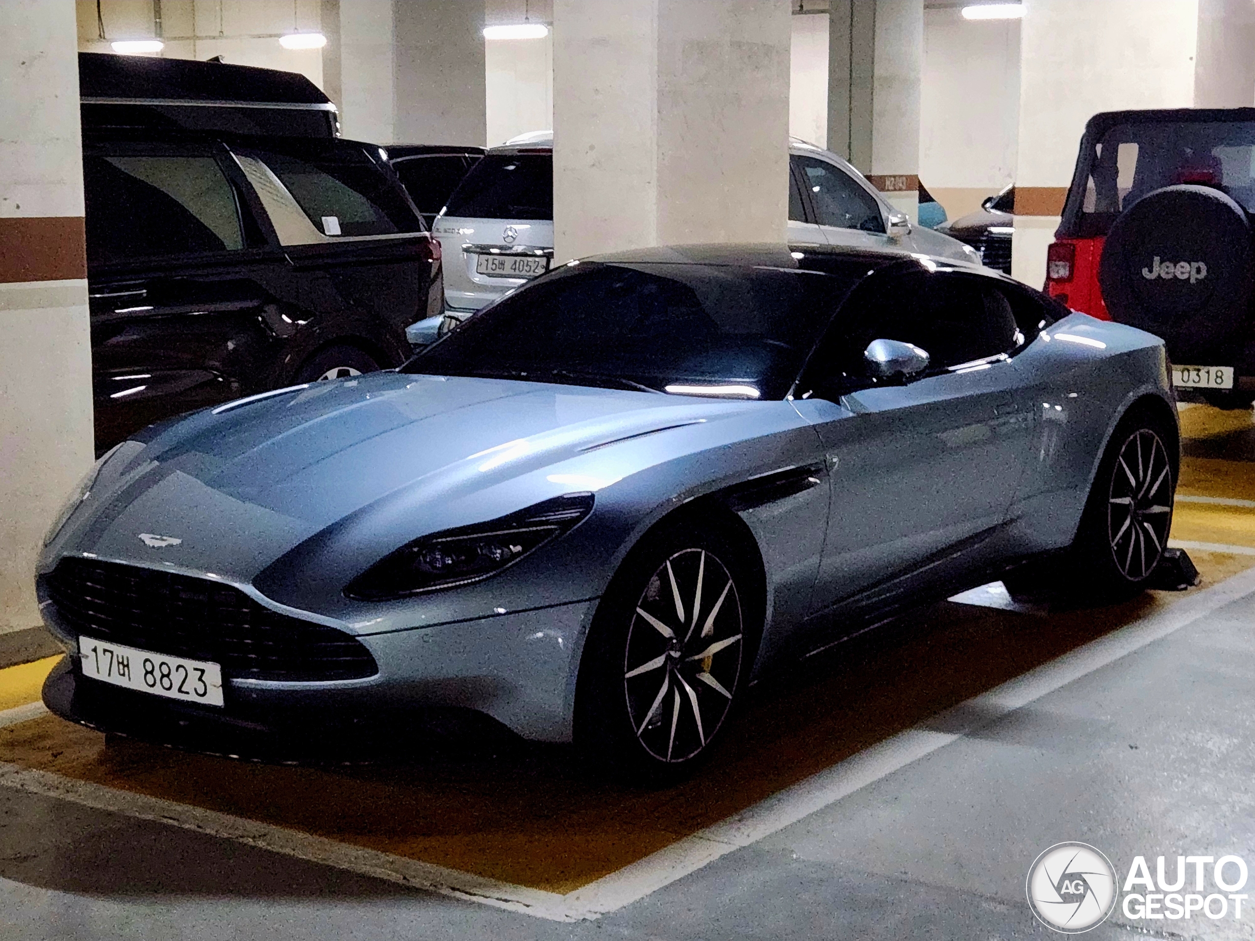 Aston Martin DB11 V8