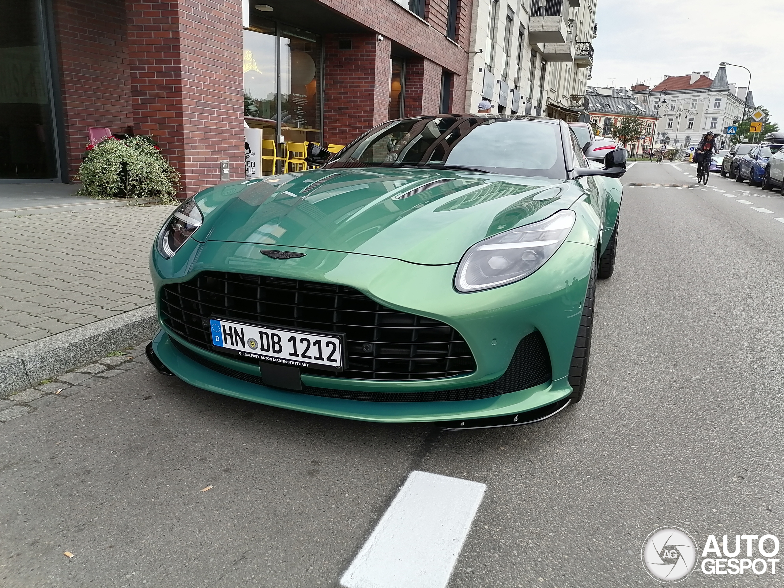 Aston Martin DB12