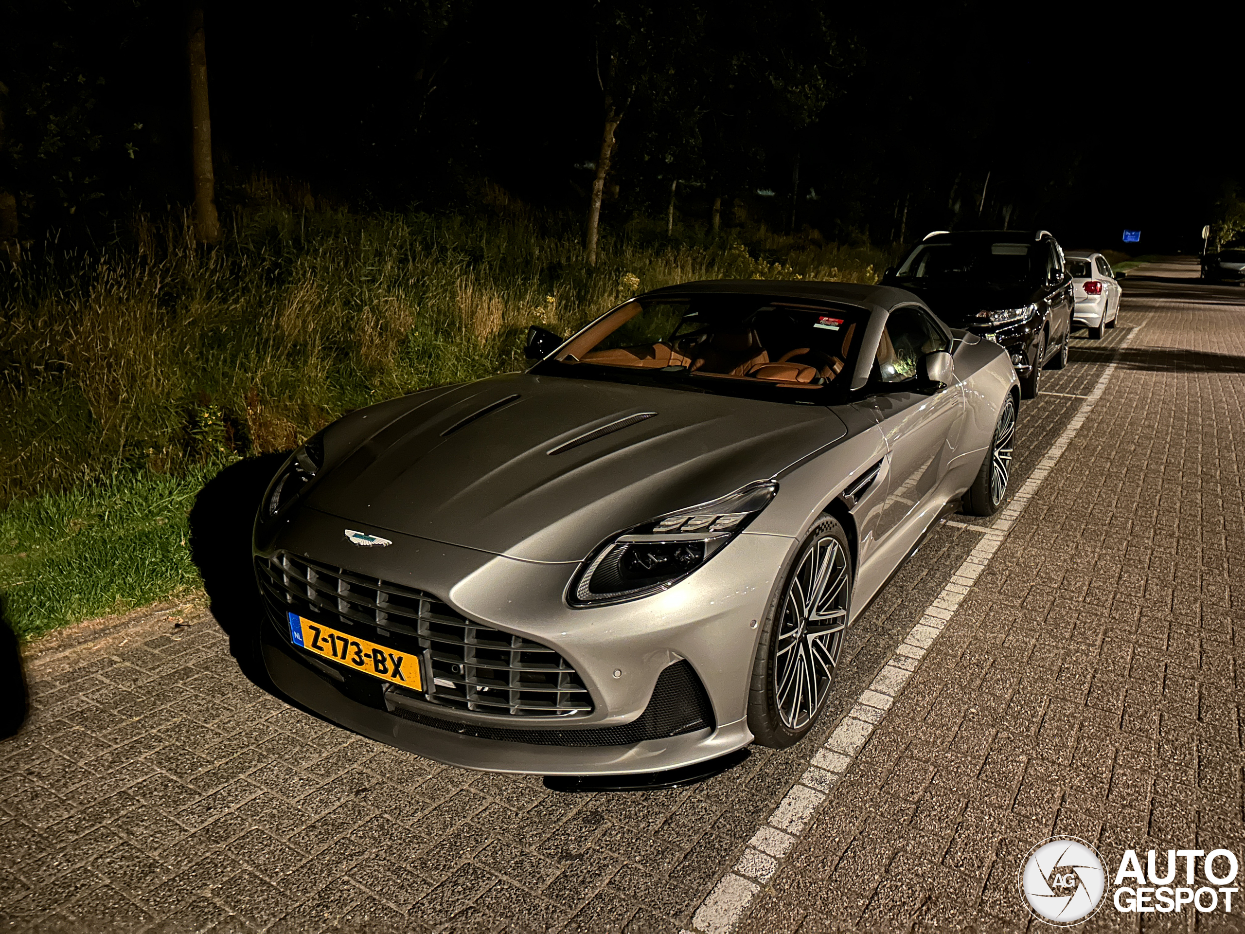 Aston Martin DB12 Volante