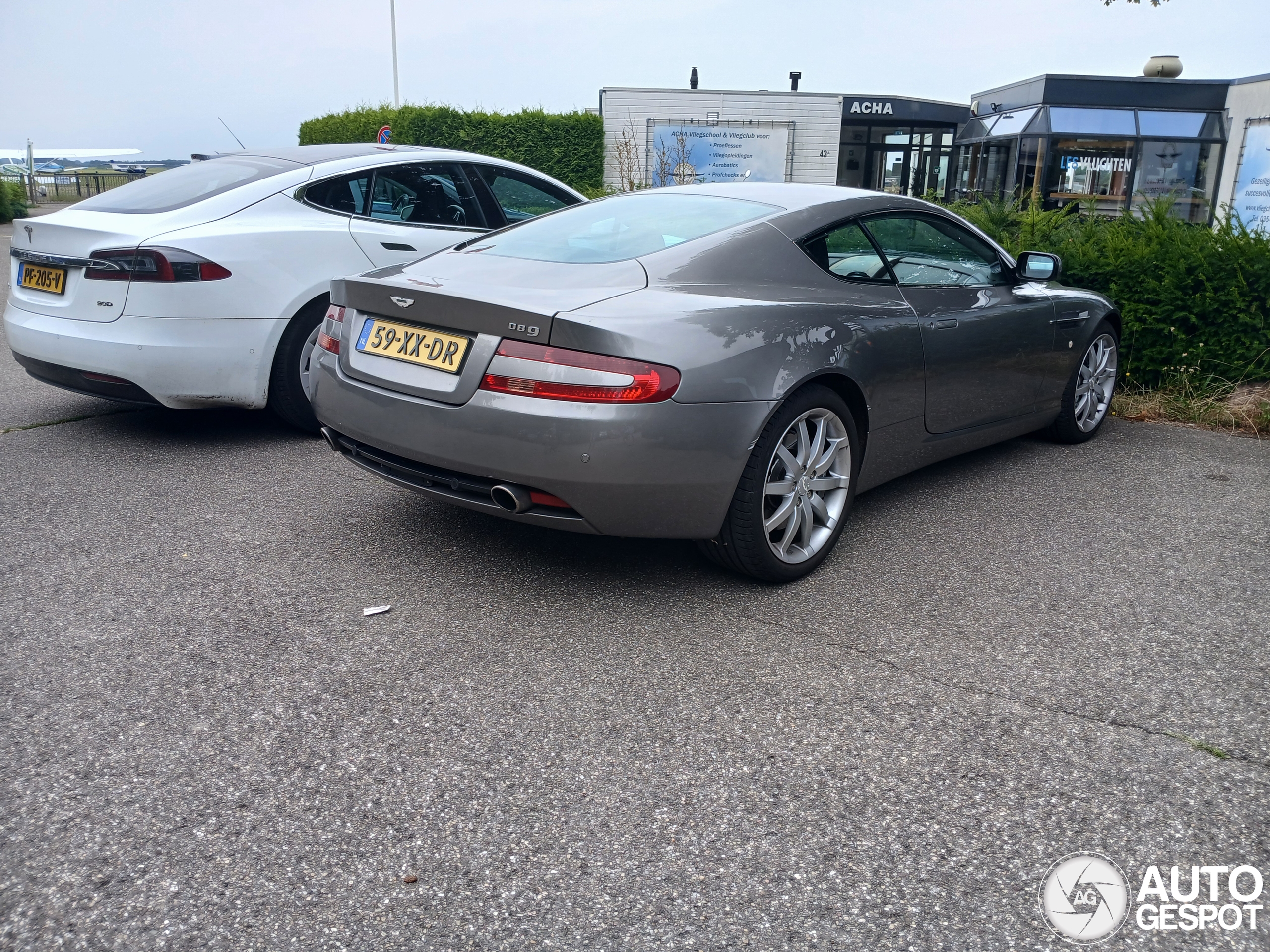 Aston Martin DB9