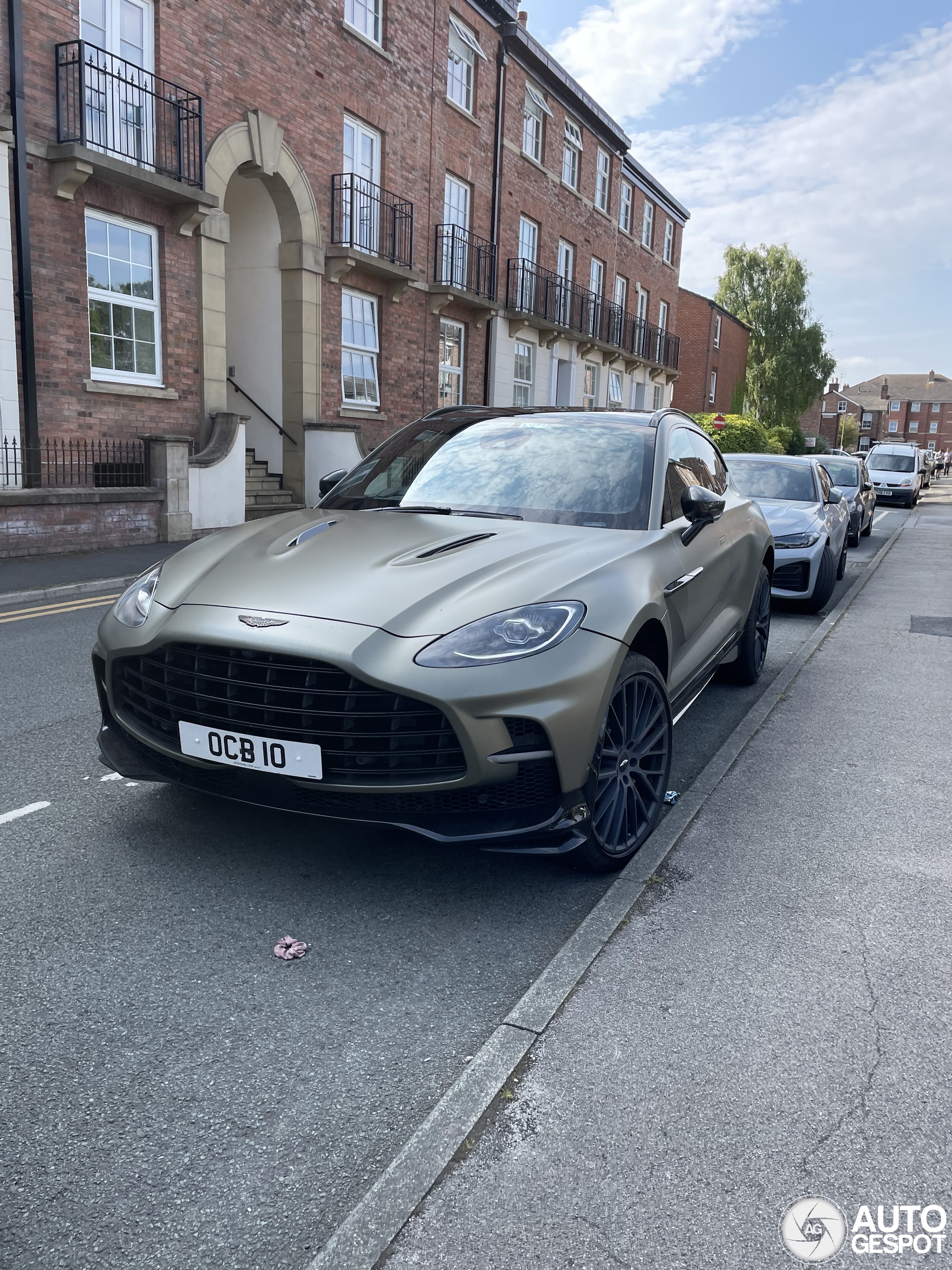 Aston Martin DBX707