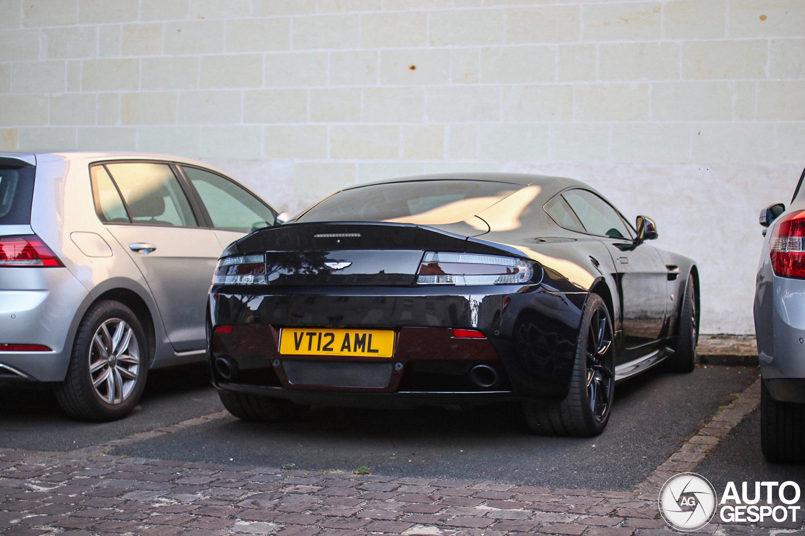 Aston Martin V12 Vantage S