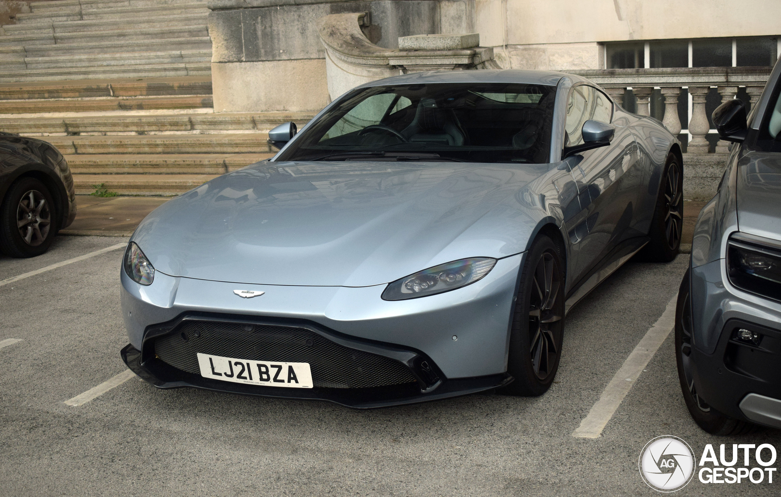 Aston Martin V8 Vantage 2018