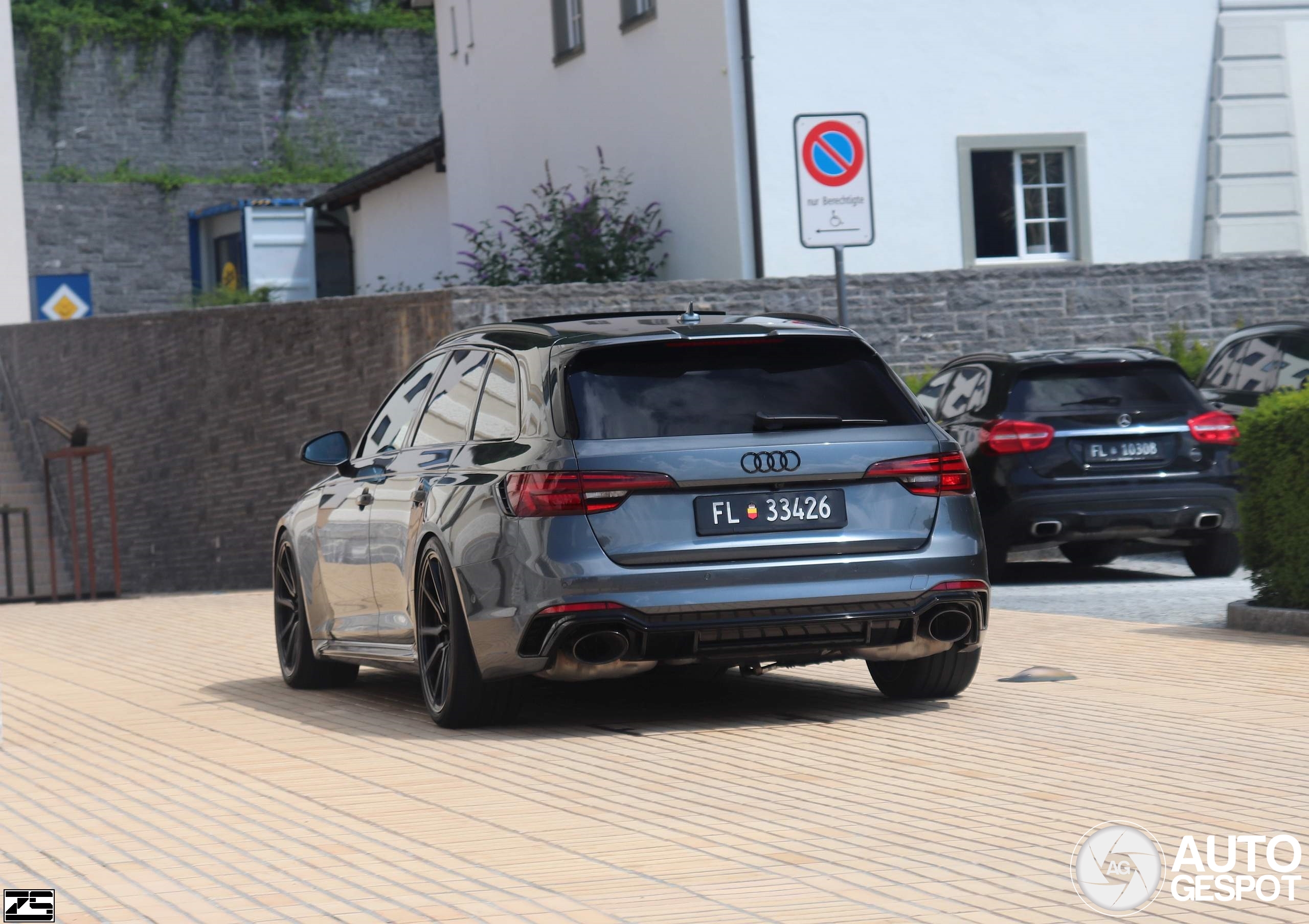 Audi RS4 Avant B9