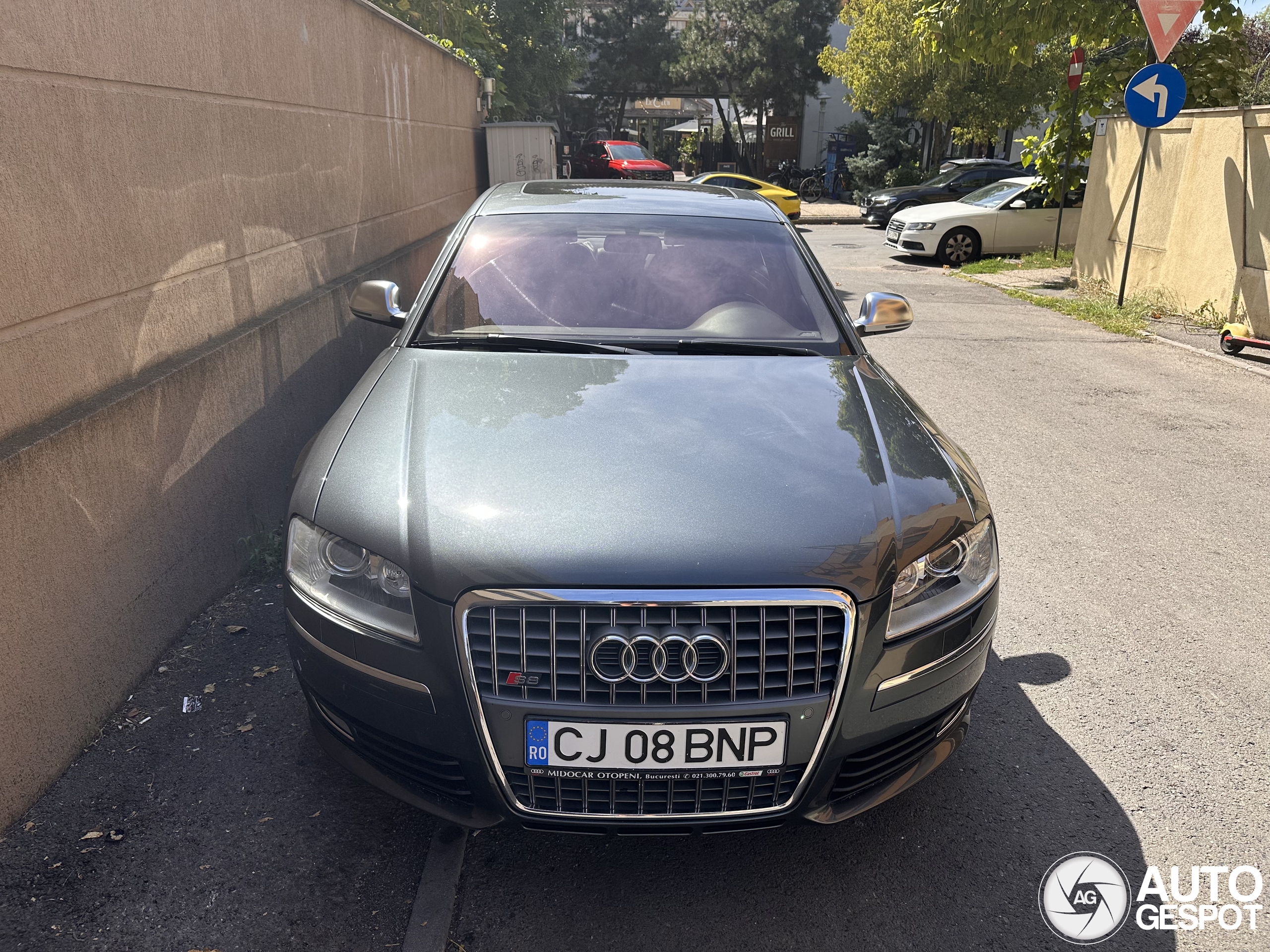 Audi S8 D3