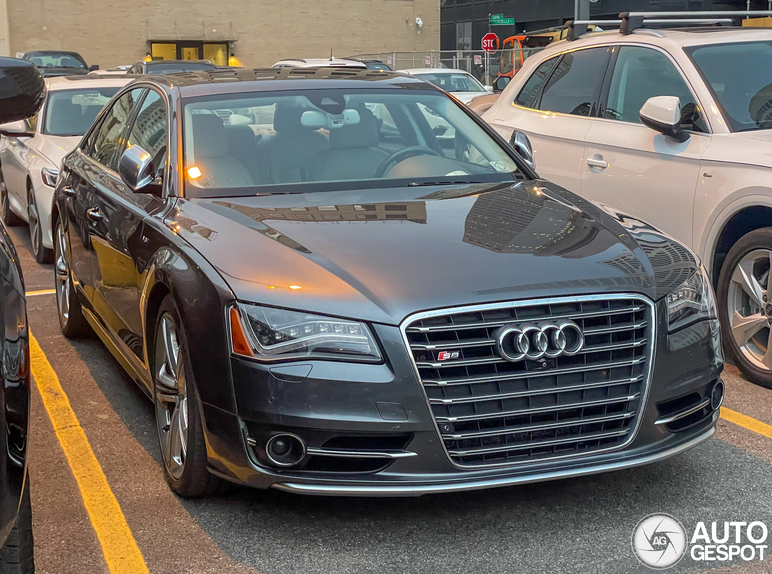 Audi S8 D4