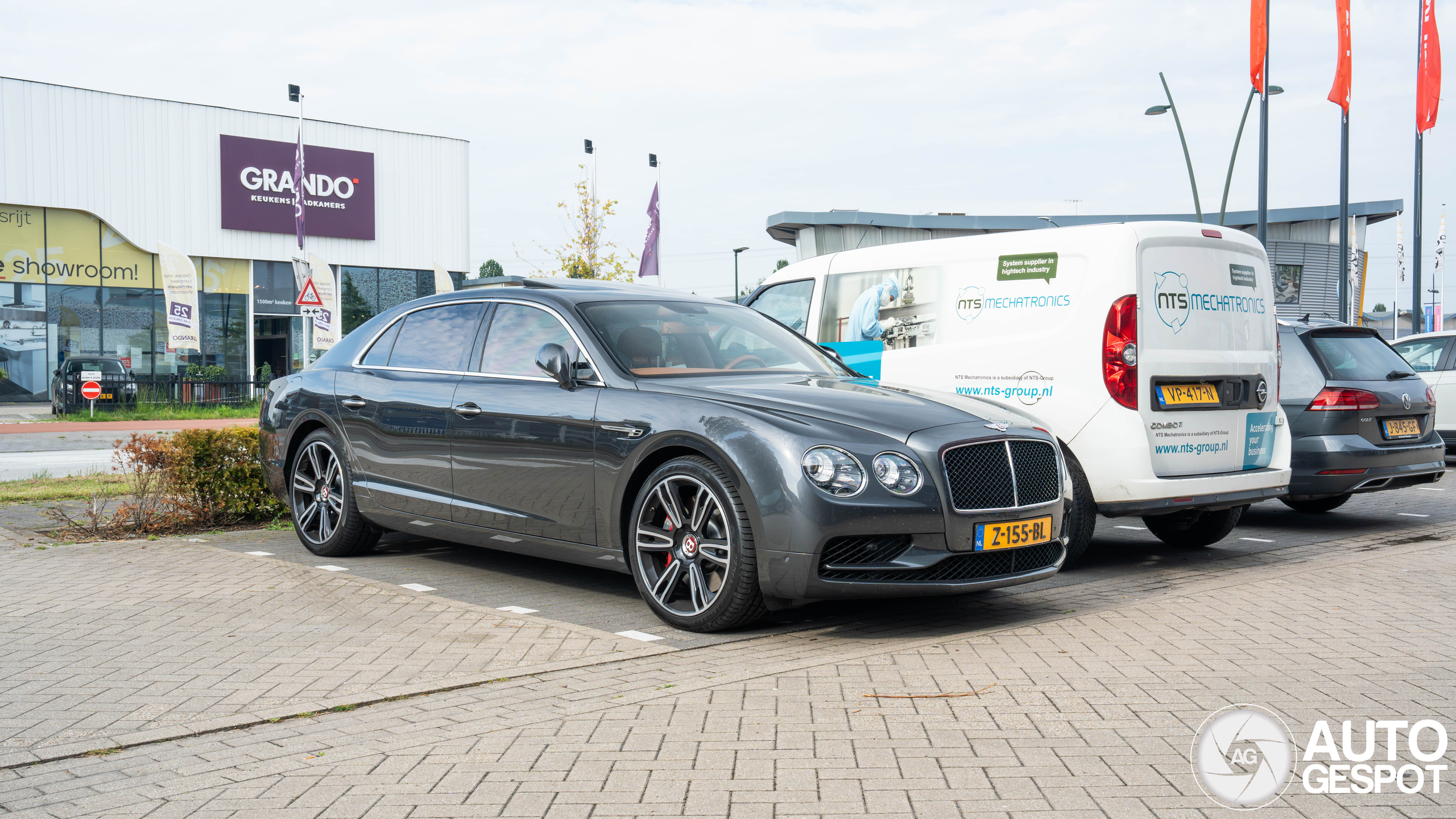 Bentley Flying Spur V8 S