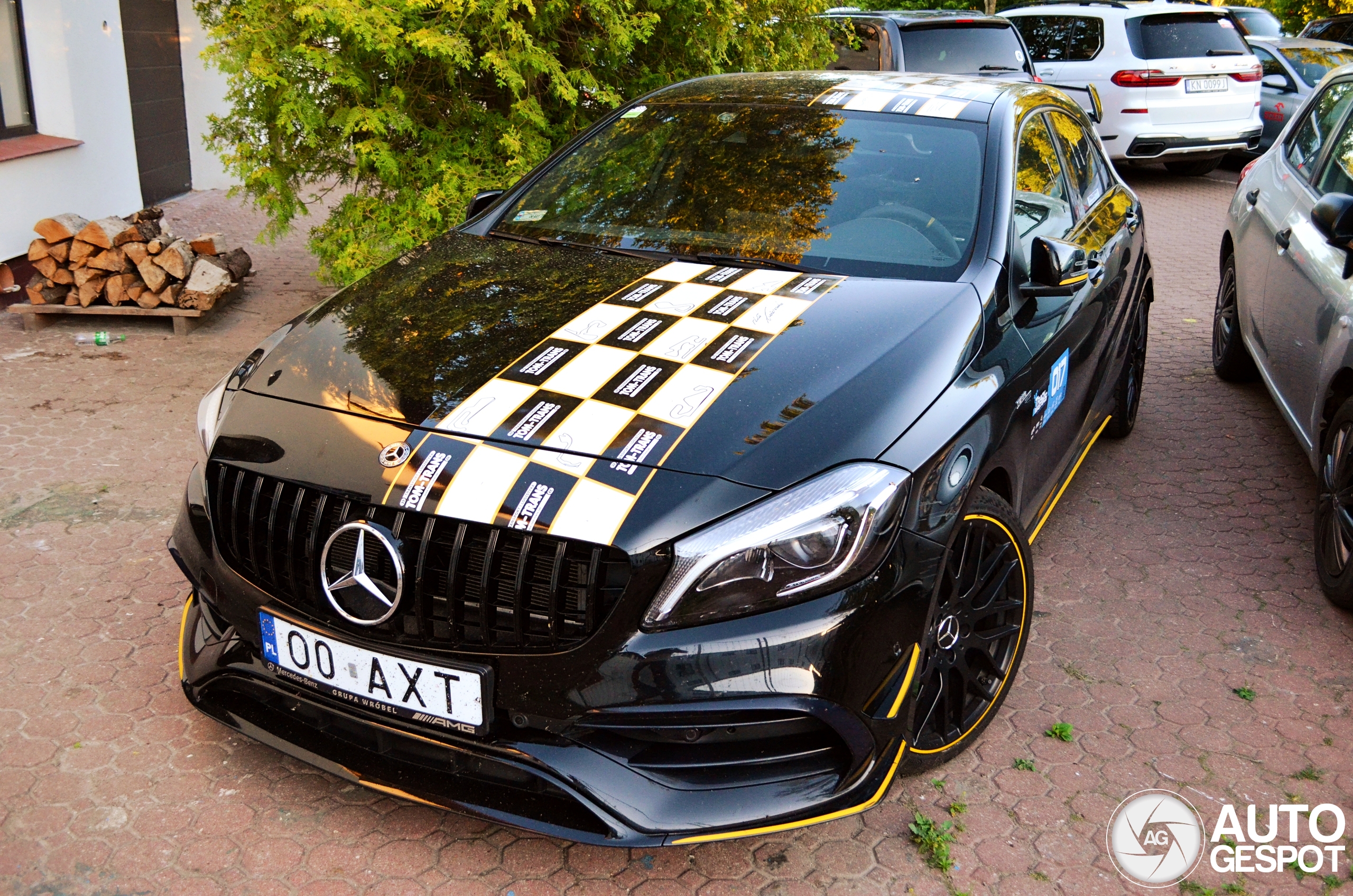 Mercedes-AMG A 45 W176 Yellow Night Edition