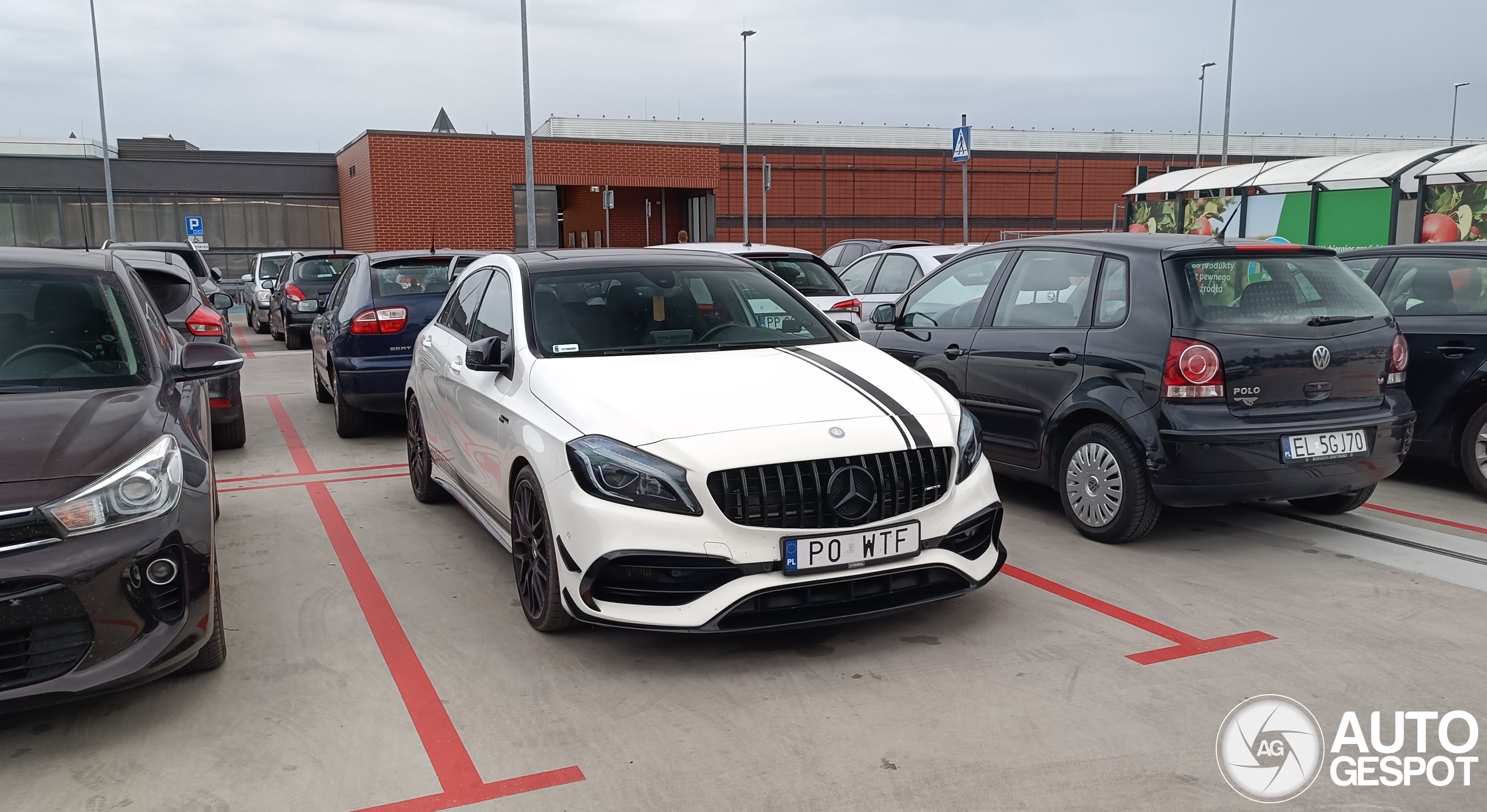 Mercedes-AMG A 45 W176 2015