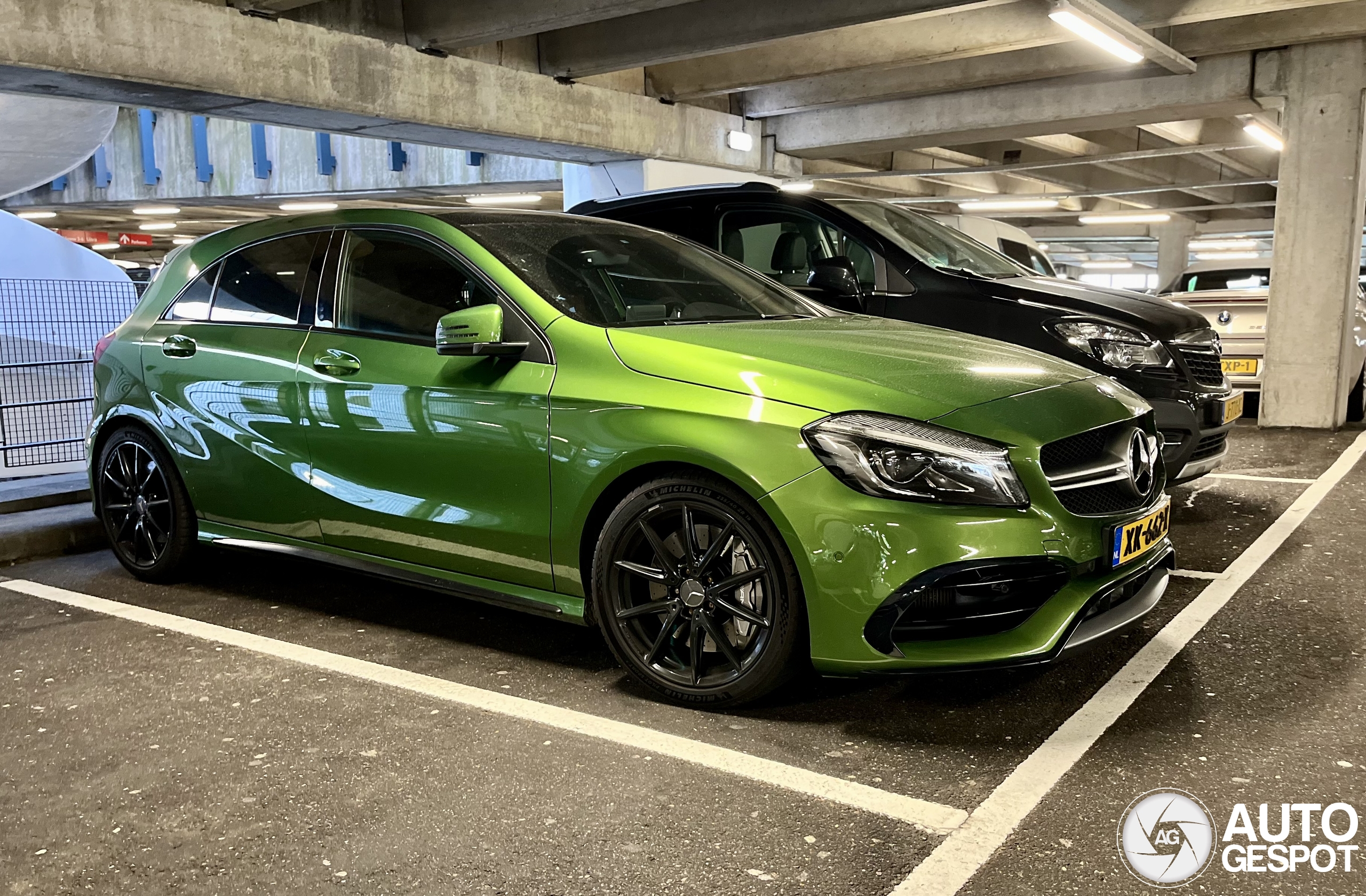 Mercedes-AMG A 45 W176 2015