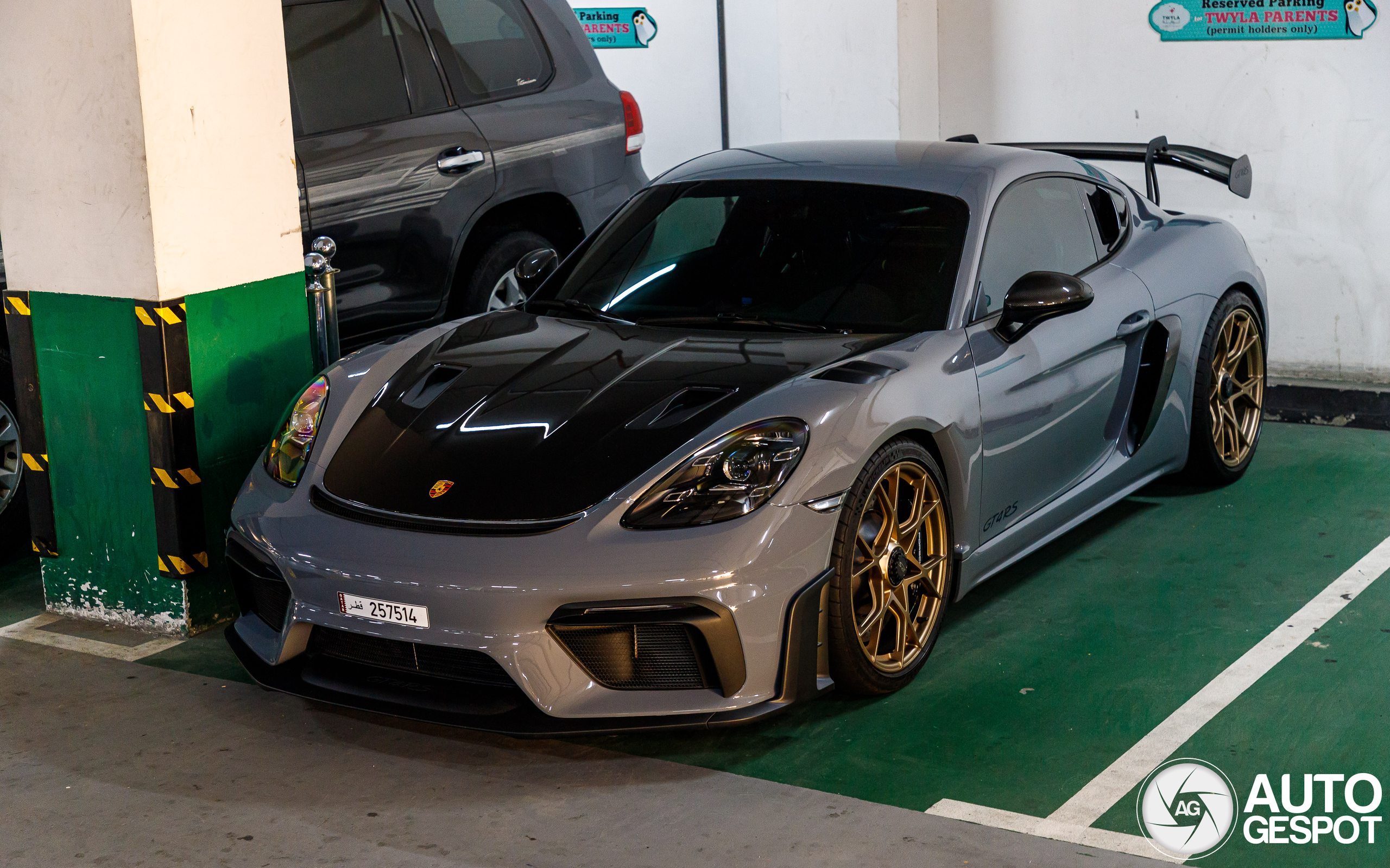 Porsche 718 Cayman GT4 RS Weissach Package