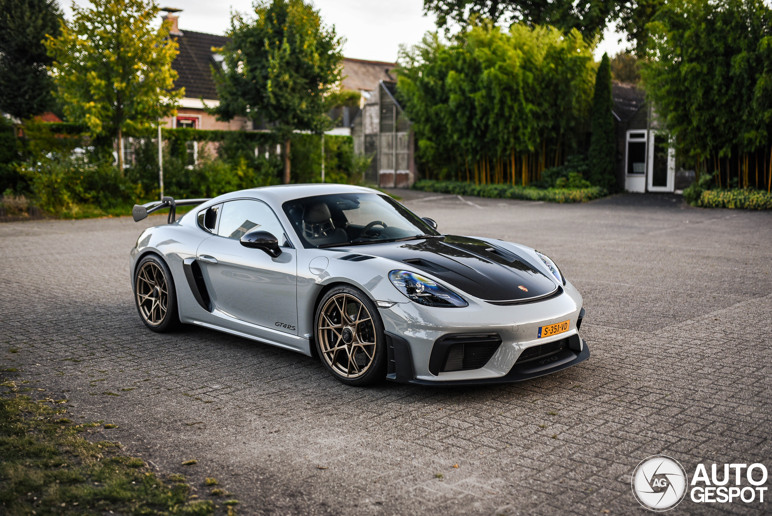 Porsche 718 Cayman GT4 RS Weissach Package