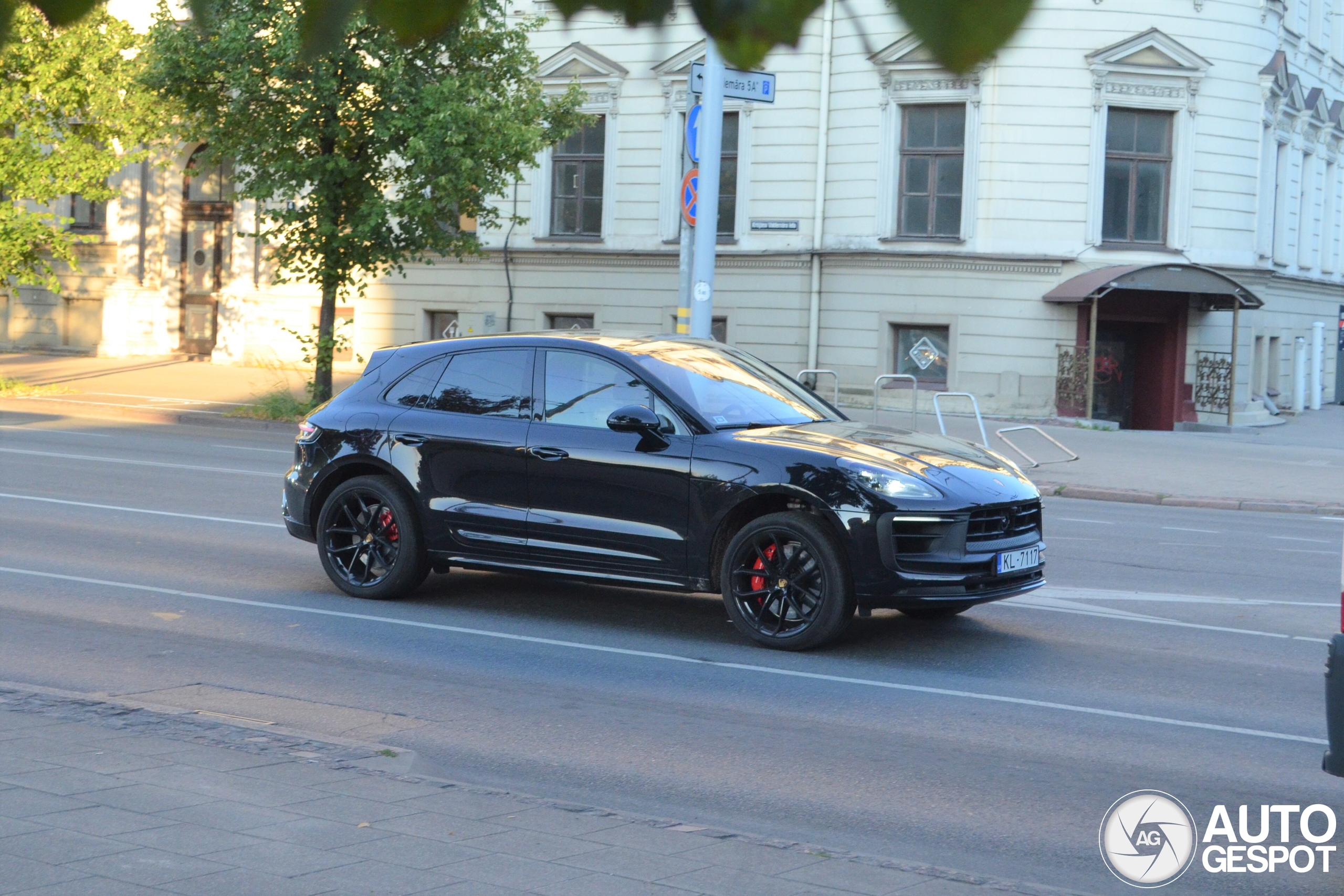 Porsche 95B Macan GTS MkIII