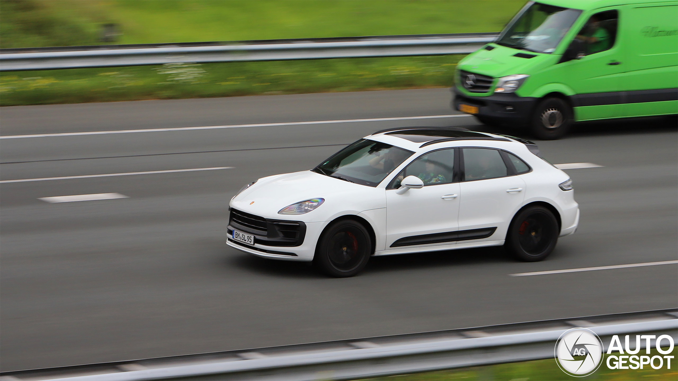 Porsche 95B Macan GTS MkIII