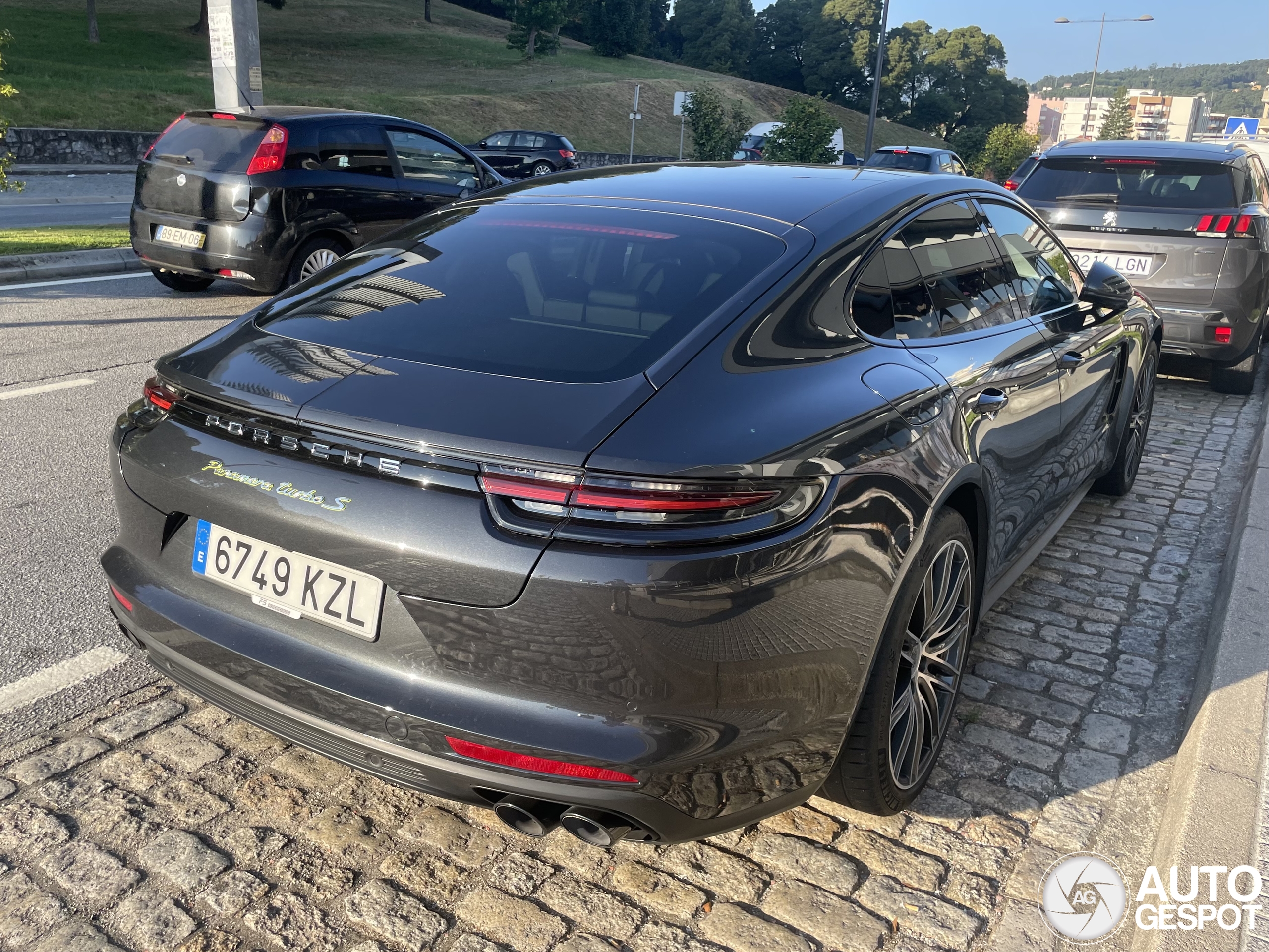 Porsche 971 Panamera Turbo S E-Hybrid