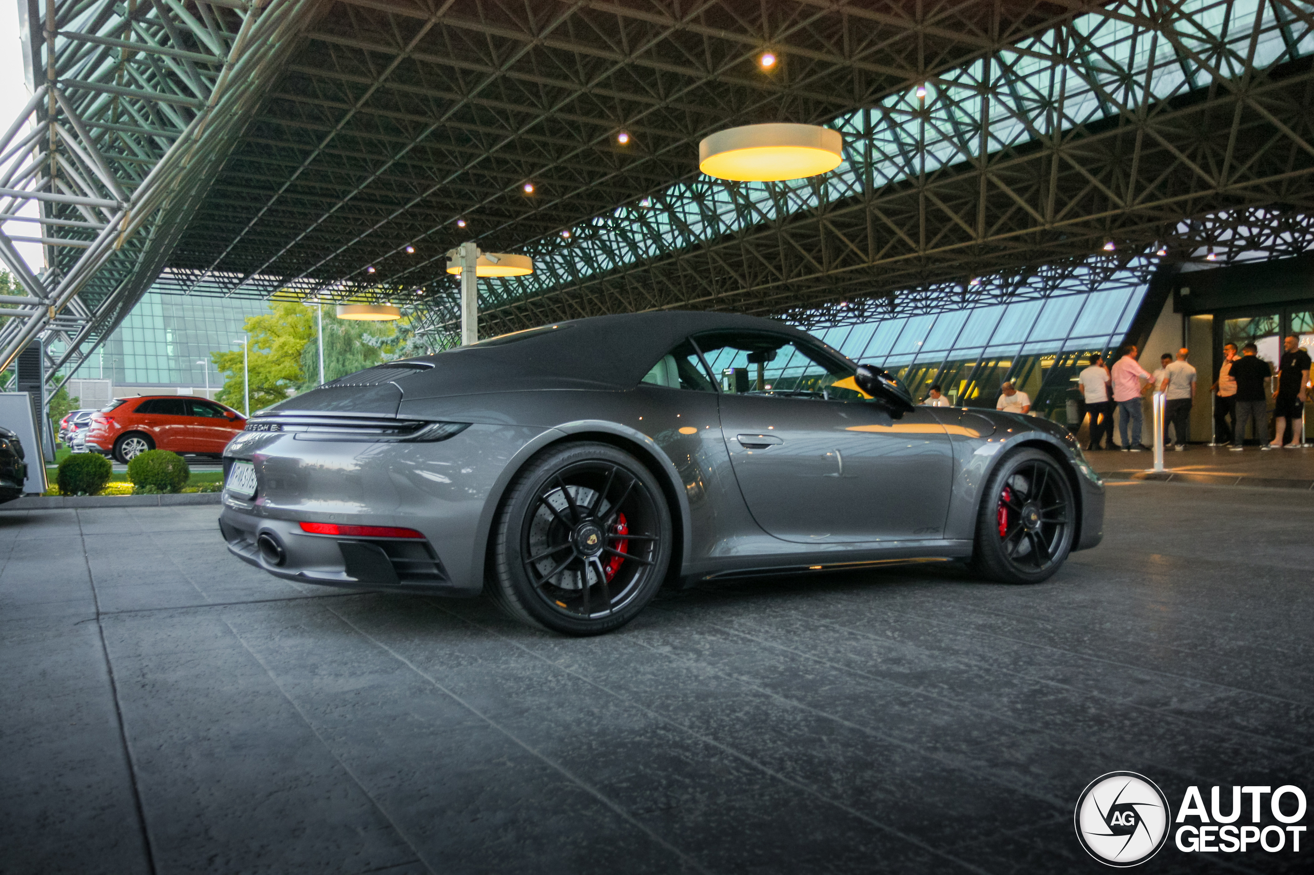 Porsche 992 Carrera 4 GTS Cabriolet