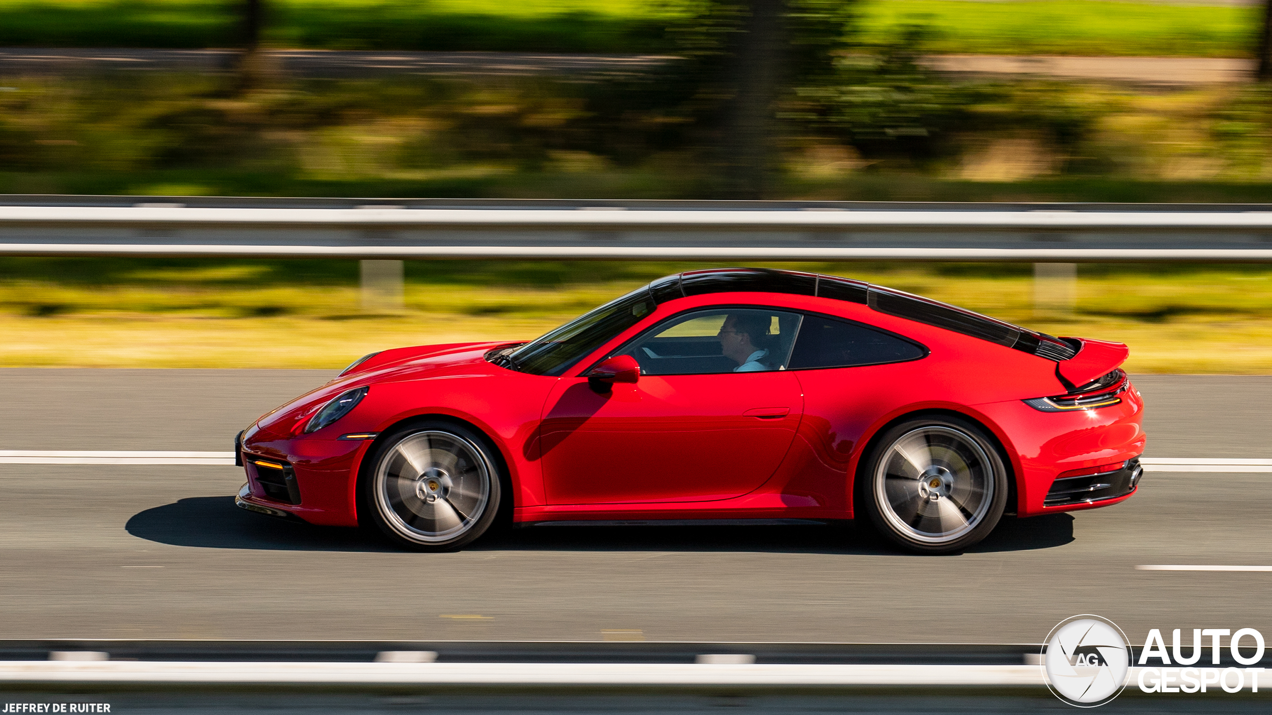 Porsche 992 Carrera 4S