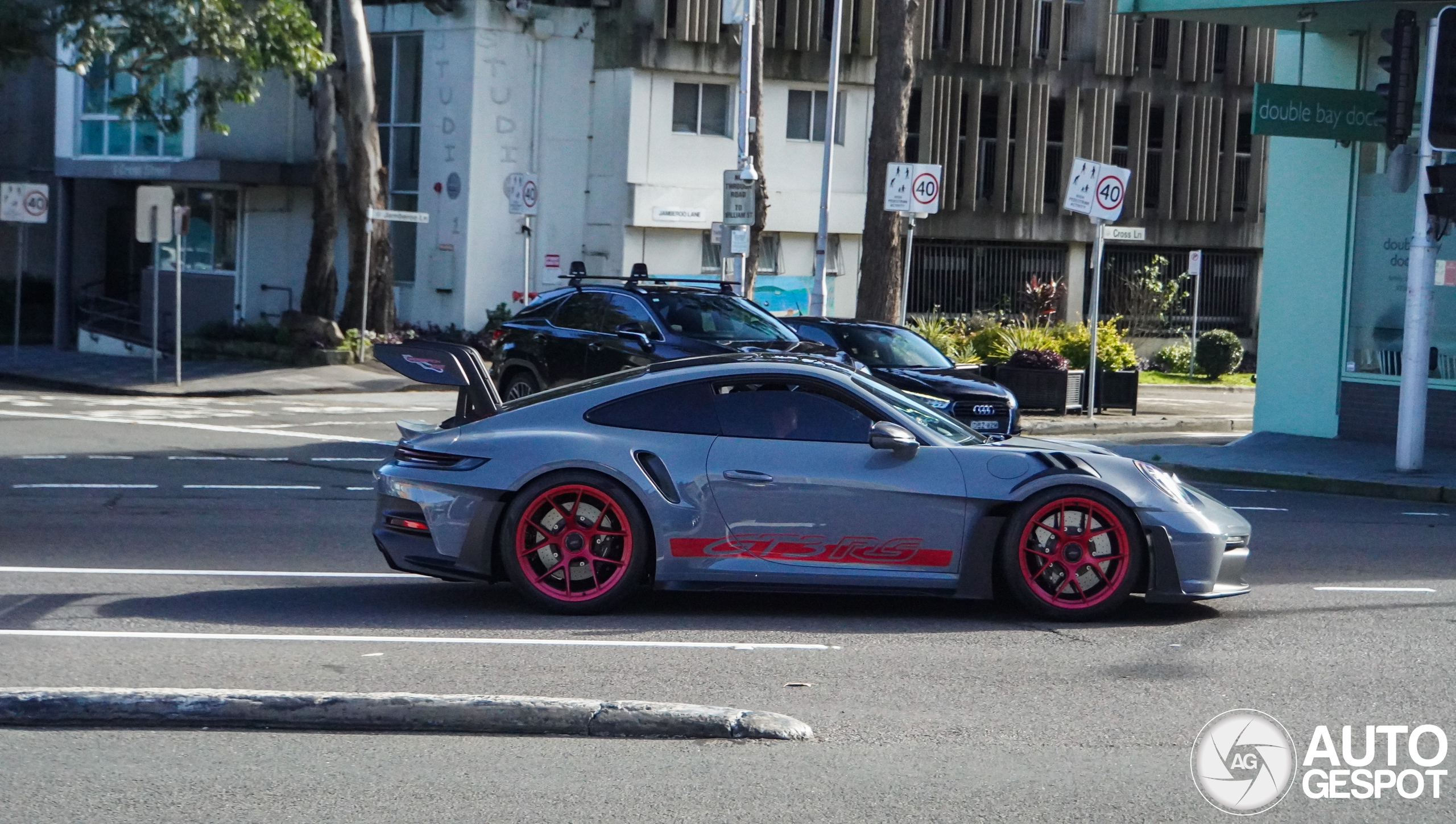 Porsche 992 GT3 RS Weissach Package