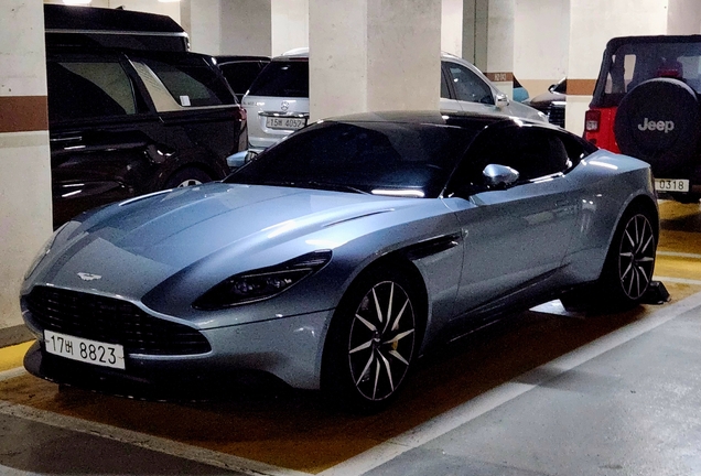 Aston Martin DB11 V8