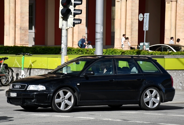 Audi RS4 Avant B5