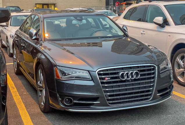 Audi S8 D4