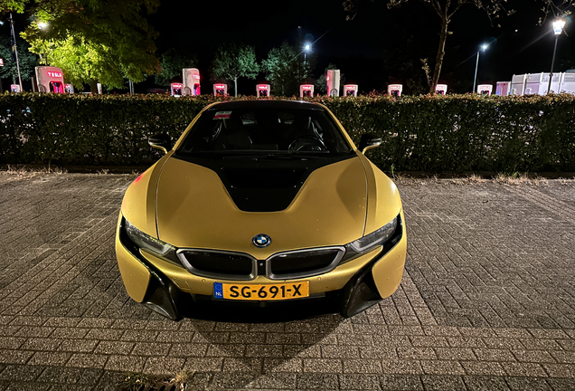 BMW i8 Protonic Frozen Yellow Edition