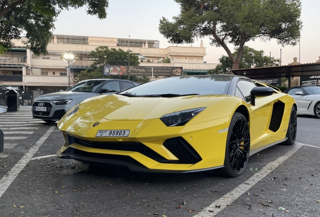 Lamborghini Aventador S LP740-4 Roadster