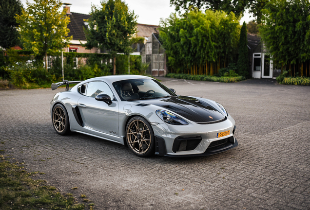 Porsche 718 Cayman GT4 RS Weissach Package