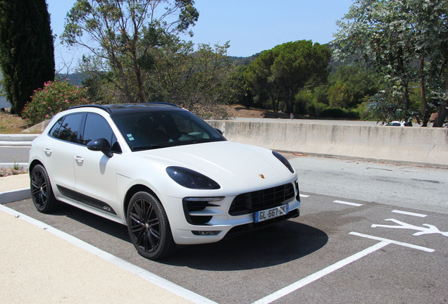 Porsche 95B Macan GTS