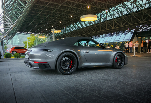 Porsche 992 Carrera 4 GTS Cabriolet