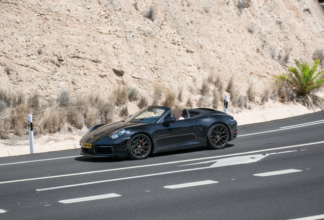 Porsche 992 Carrera 4S Cabriolet