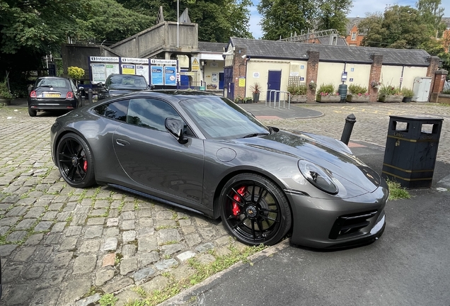 Porsche 992 Carrera GTS