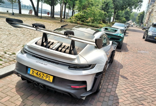 Porsche 992 GT3 RS Weissach Package