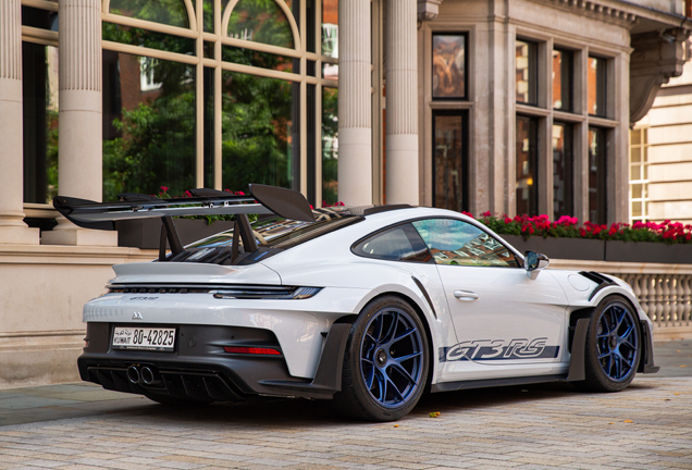 Porsche 992 GT3 RS Weissach Package