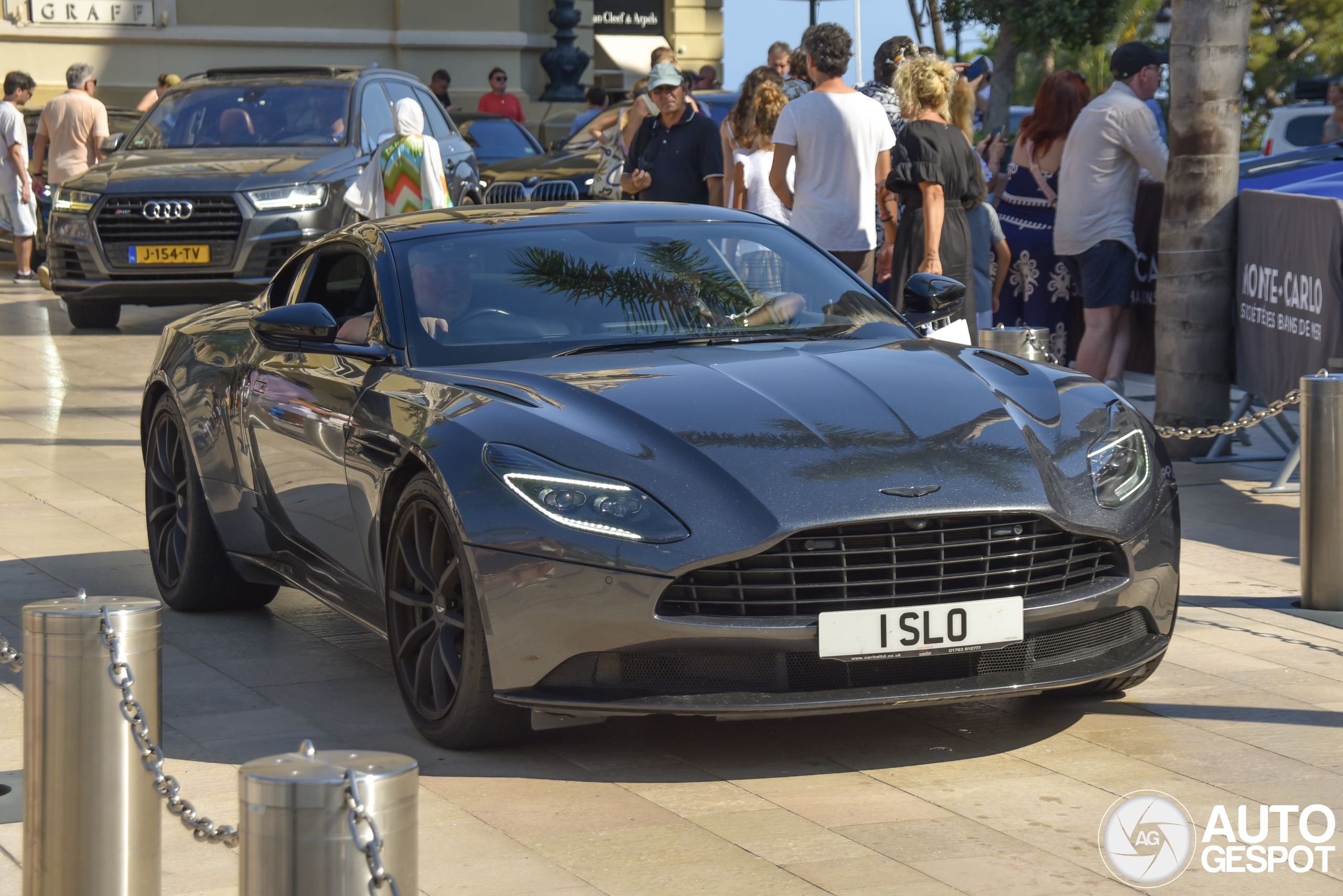 Aston Martin DB11 V8