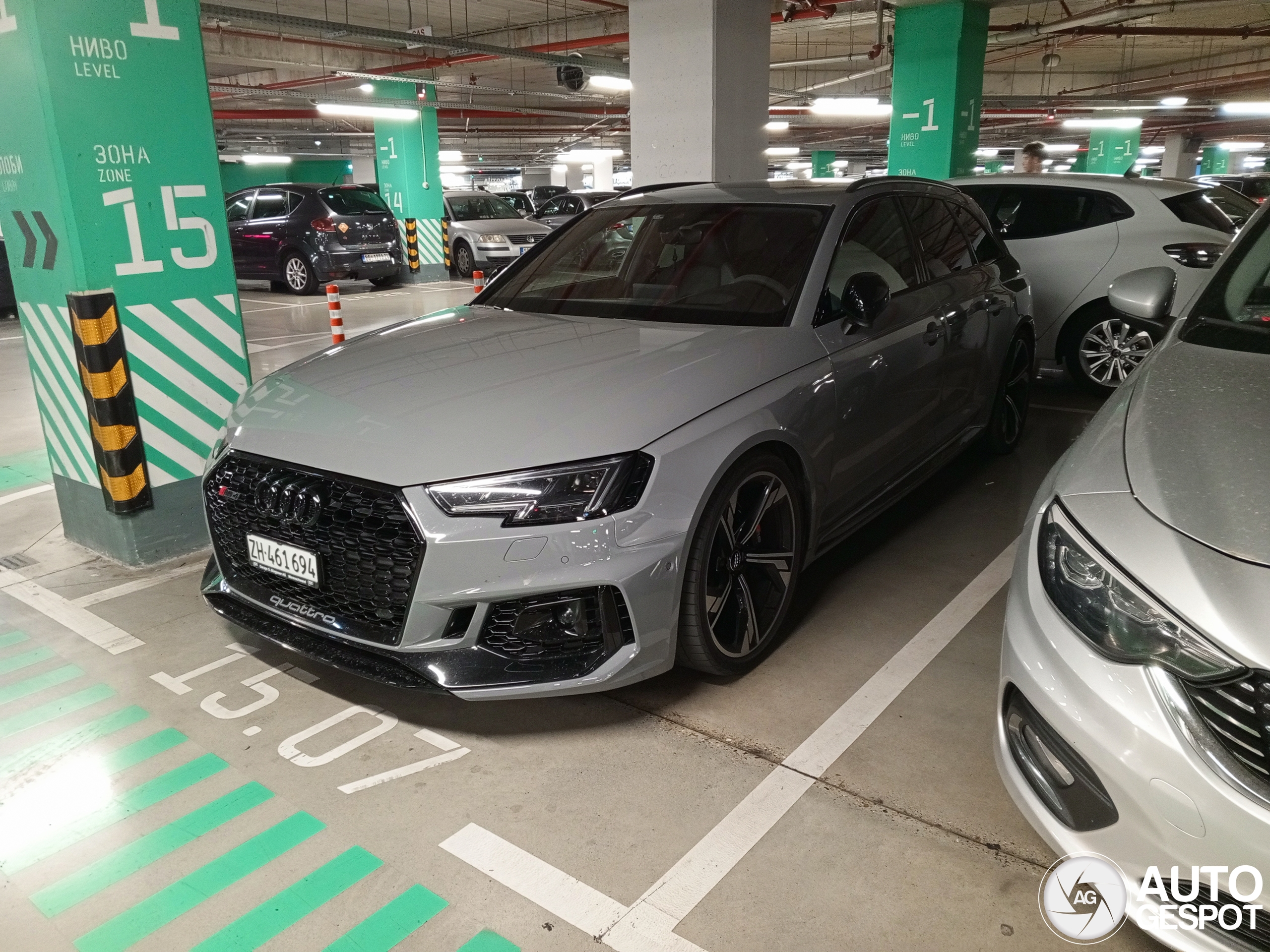 Audi RS4 Avant B9