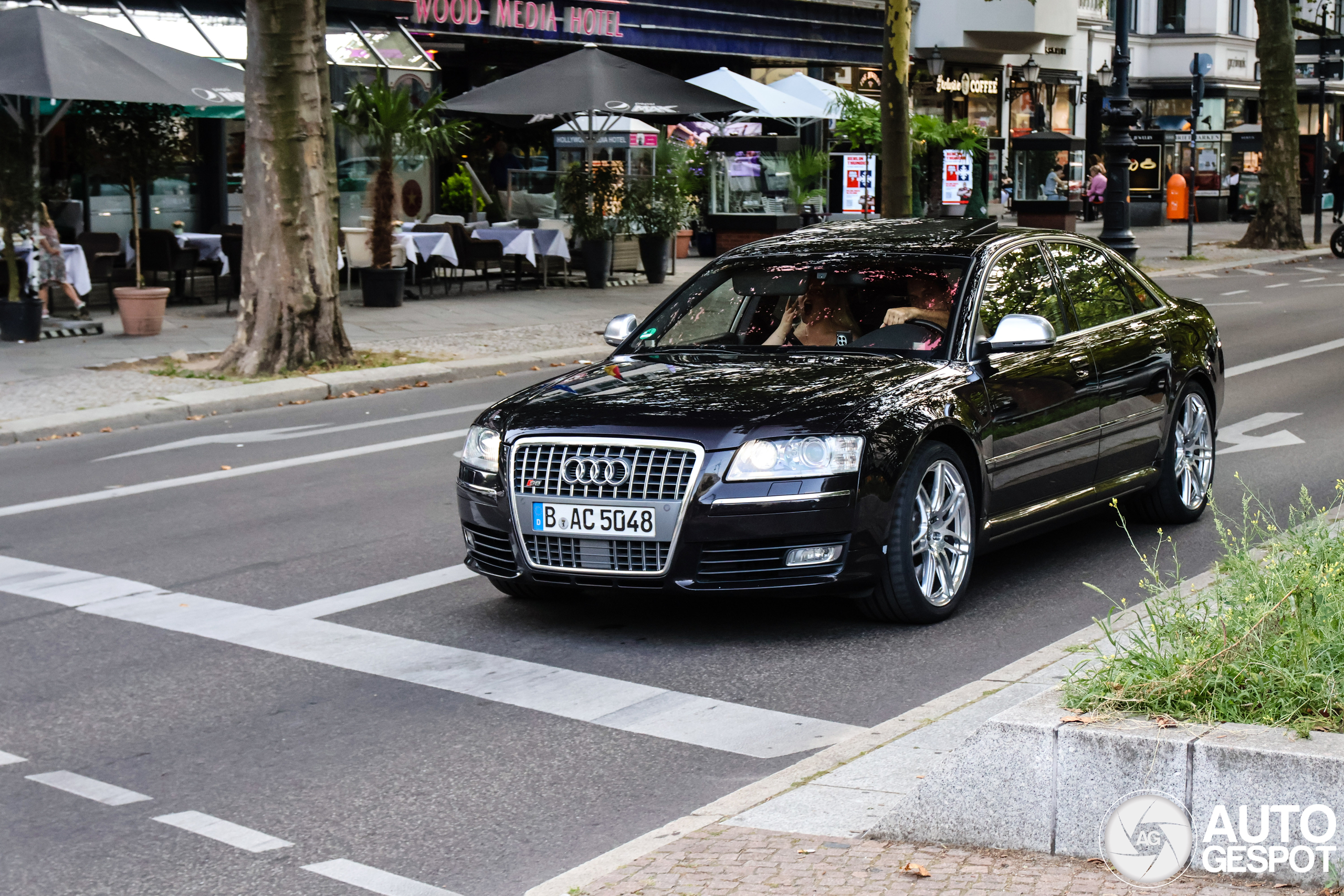 Audi S8 D3