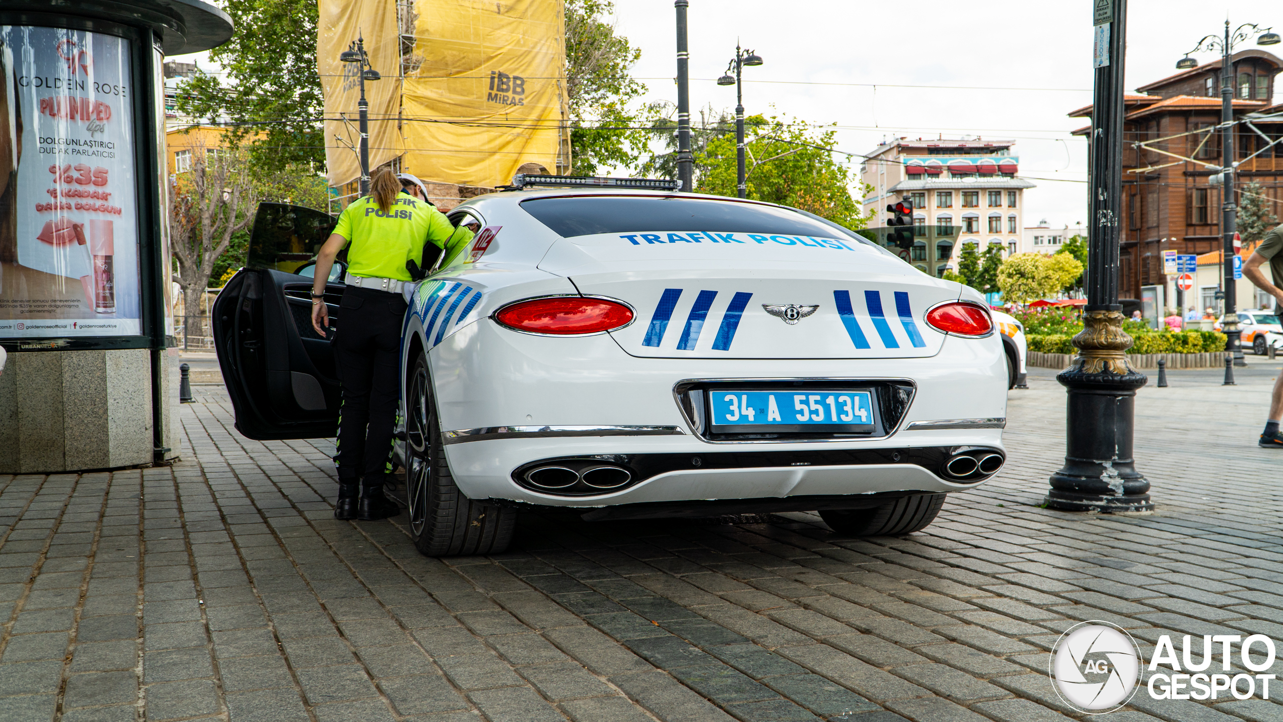 Bentley Continental GT doet dienst als politieauto