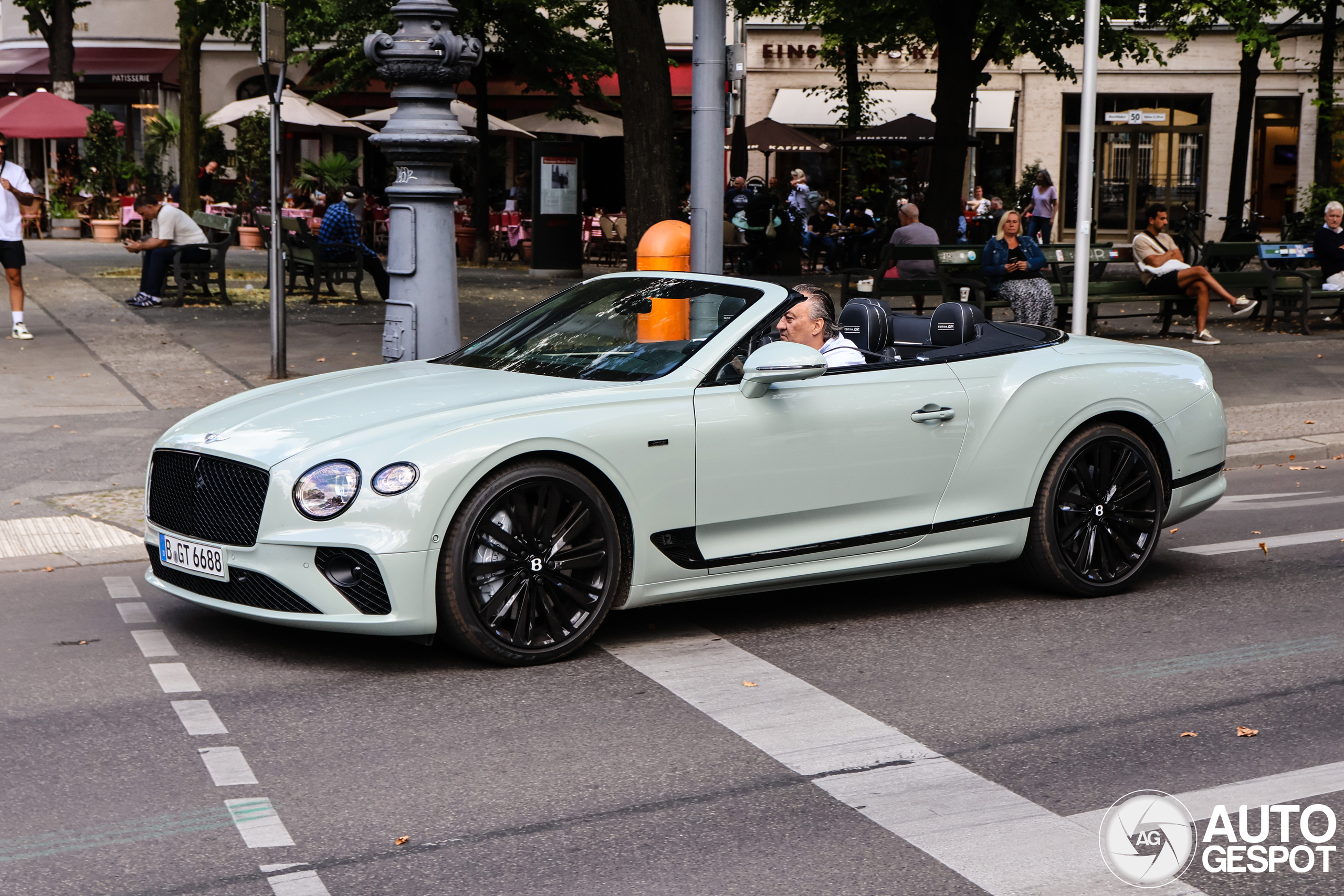 Bentley Continental GTC Speed 2023 Edition 12