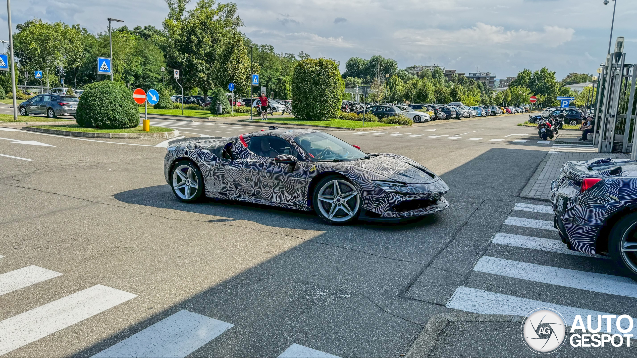 Ferrari SF90 Stradale Mule