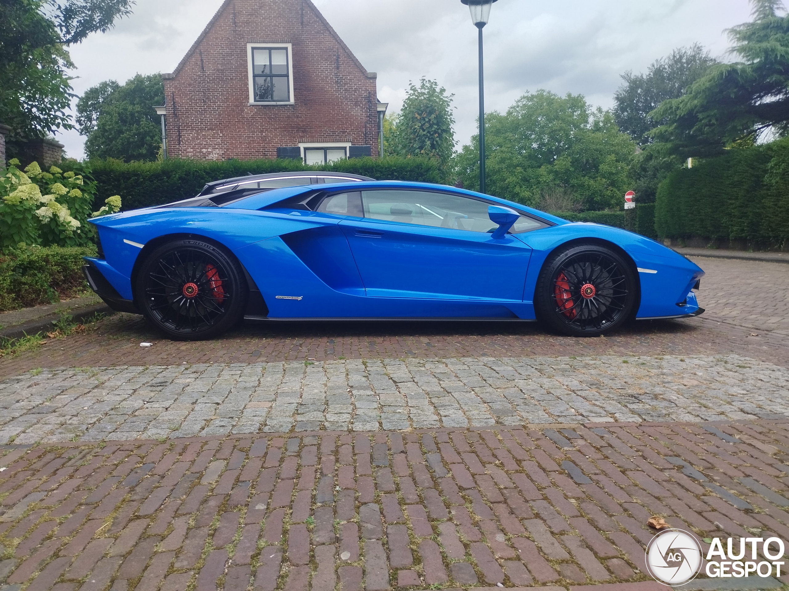 Lamborghini Aventador S LP740-4