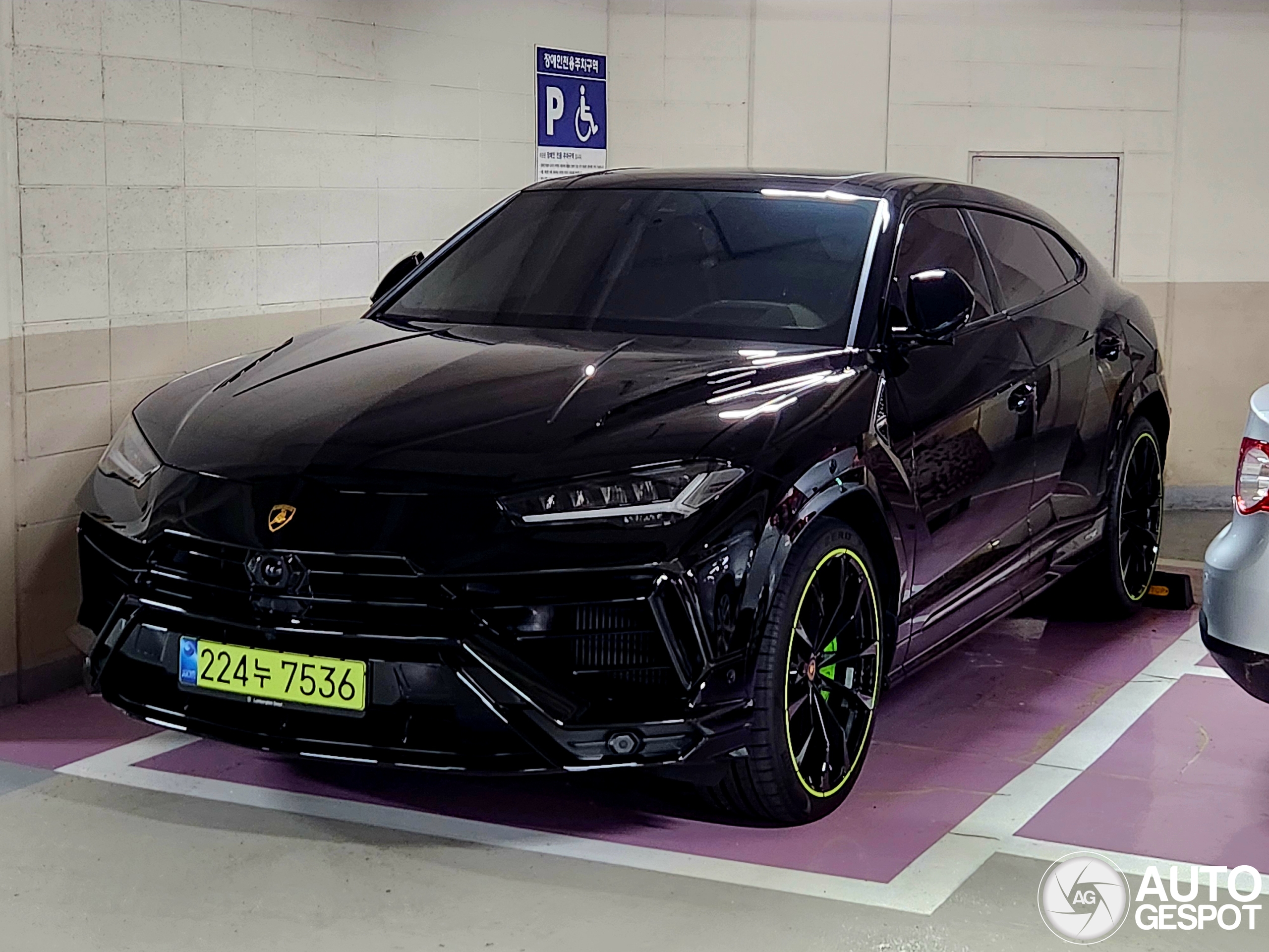 Lamborghini Urus S