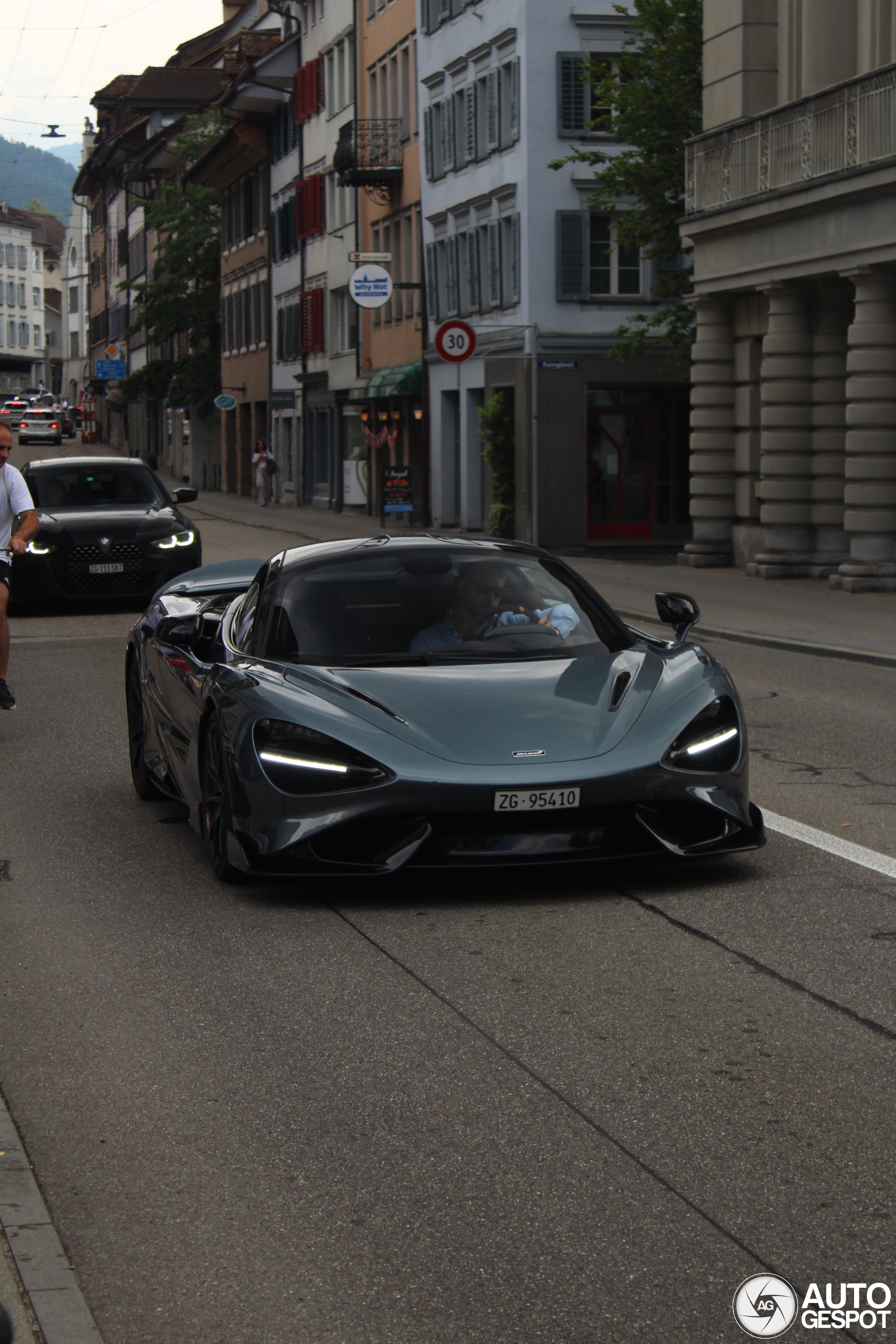 McLaren 765LT