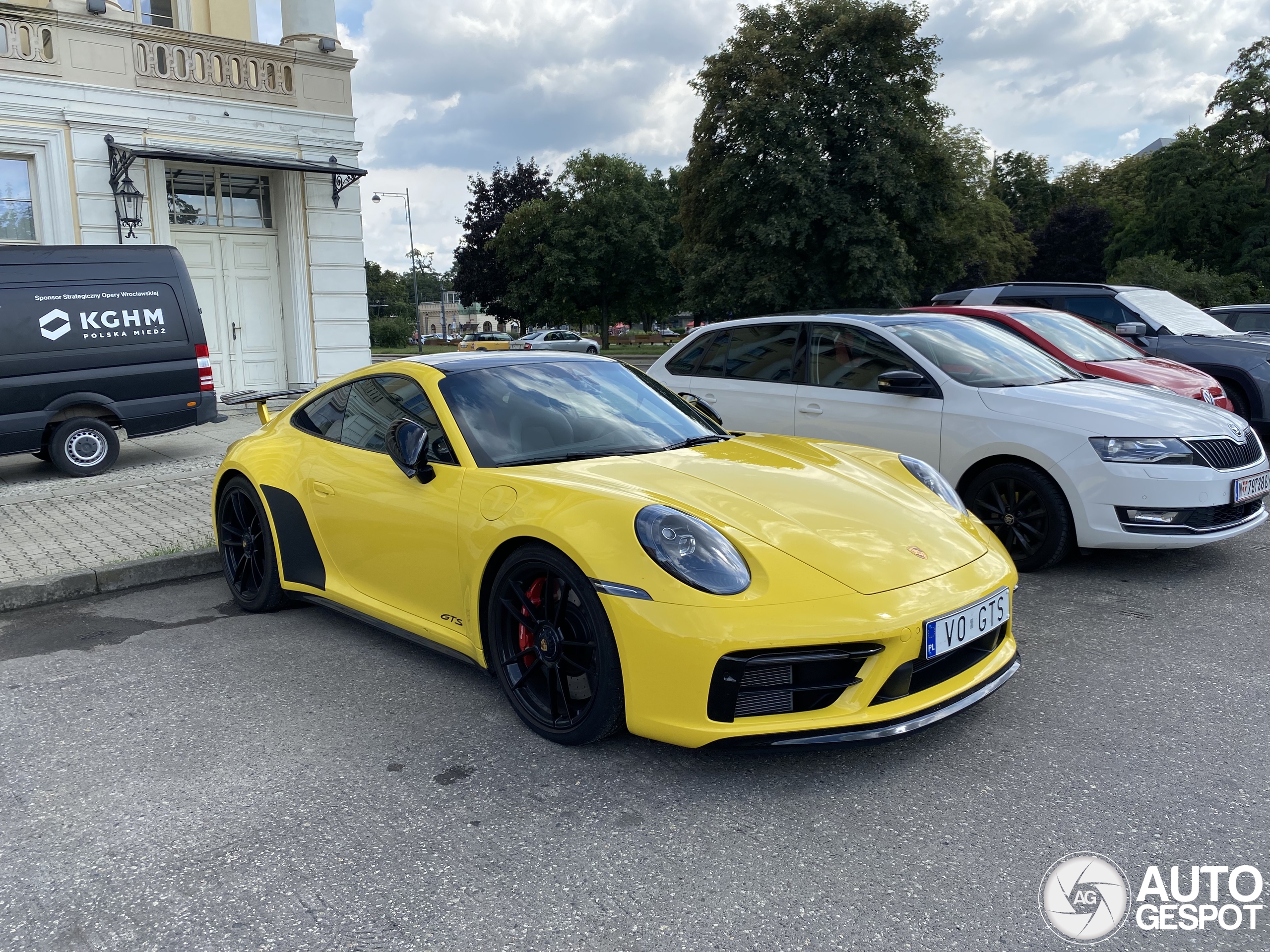 Porsche 992 Carrera 4 GTS