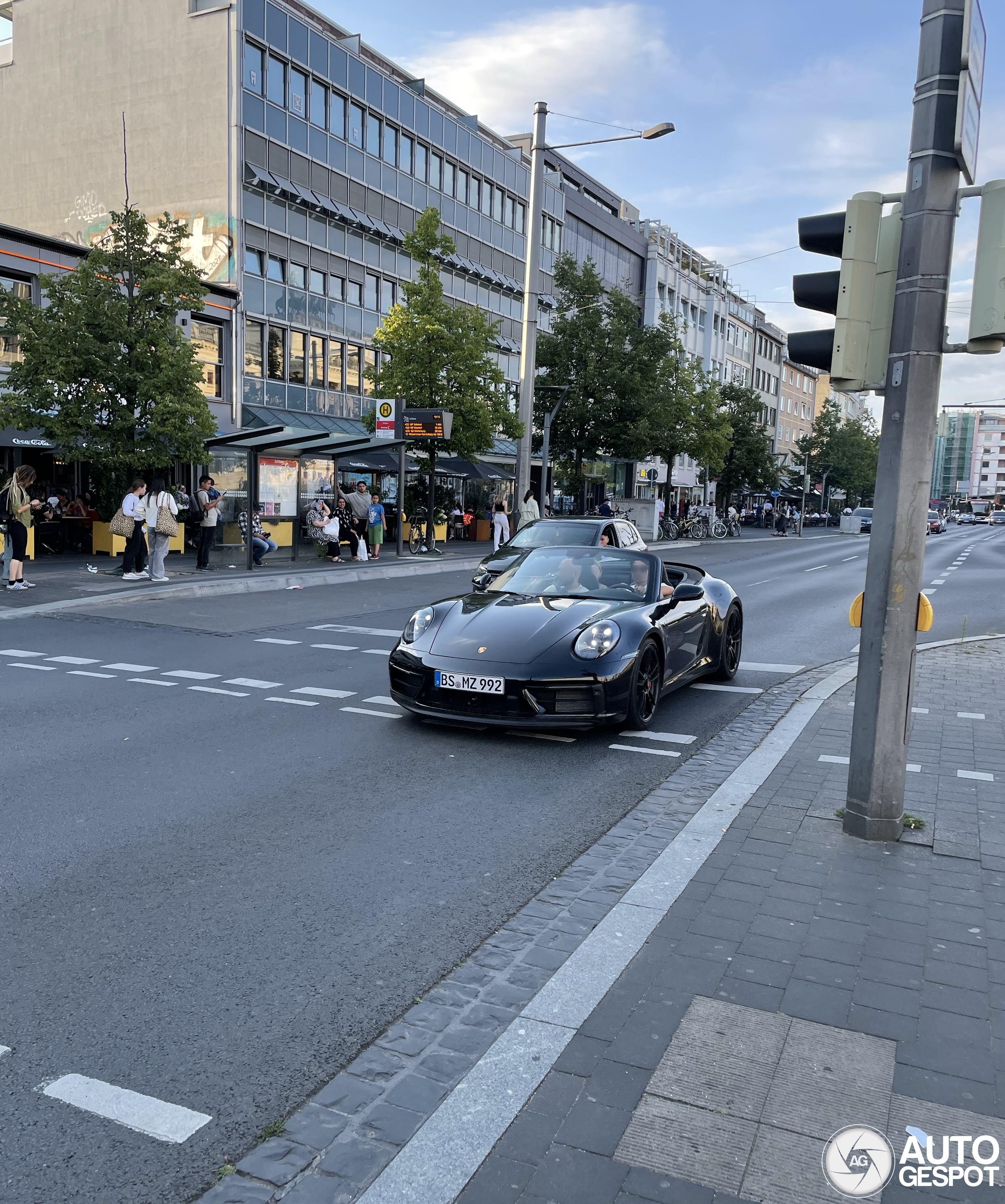 Porsche 992 Carrera 4 GTS Cabriolet