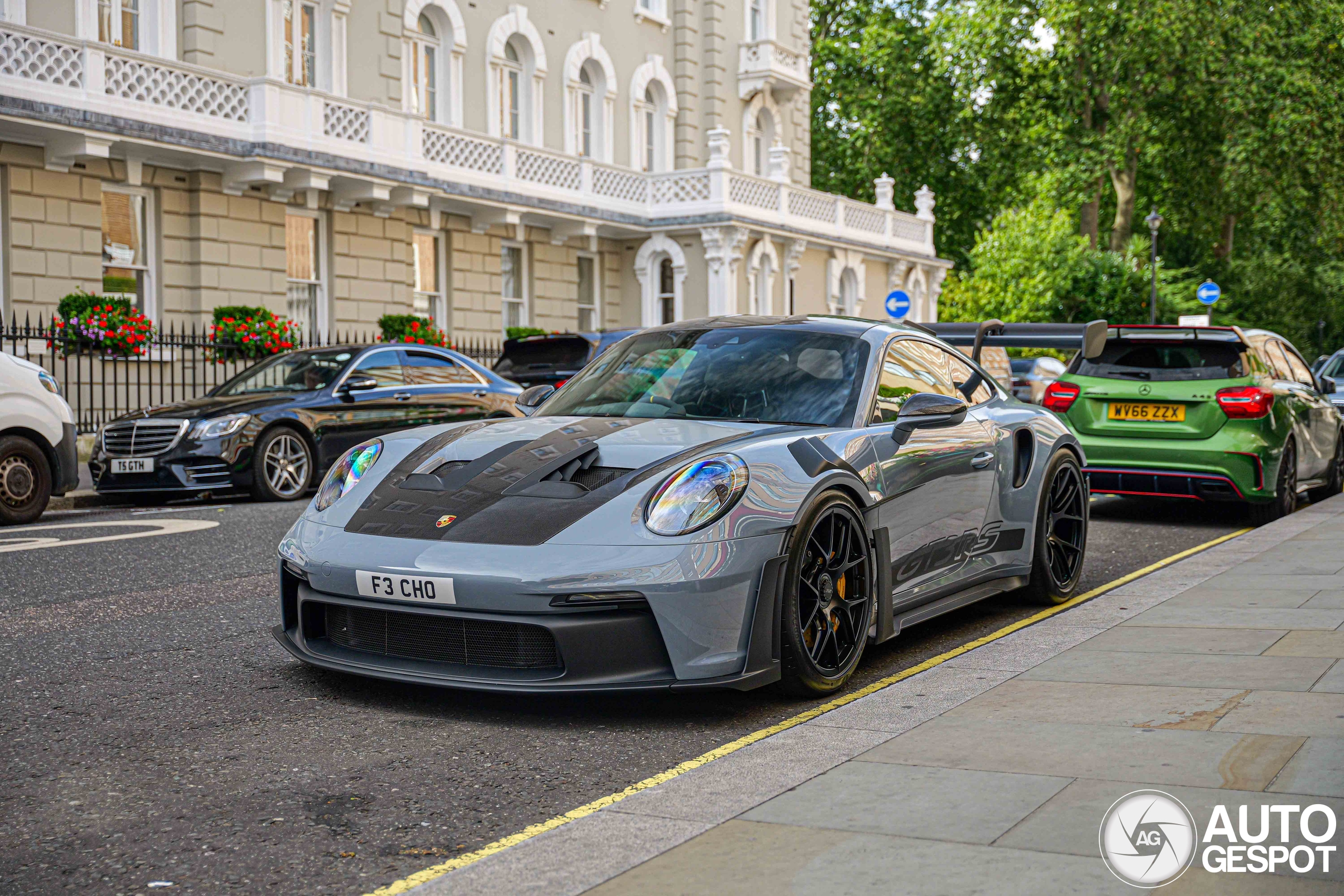 Porsche 992 GT3 RS Weissach Package