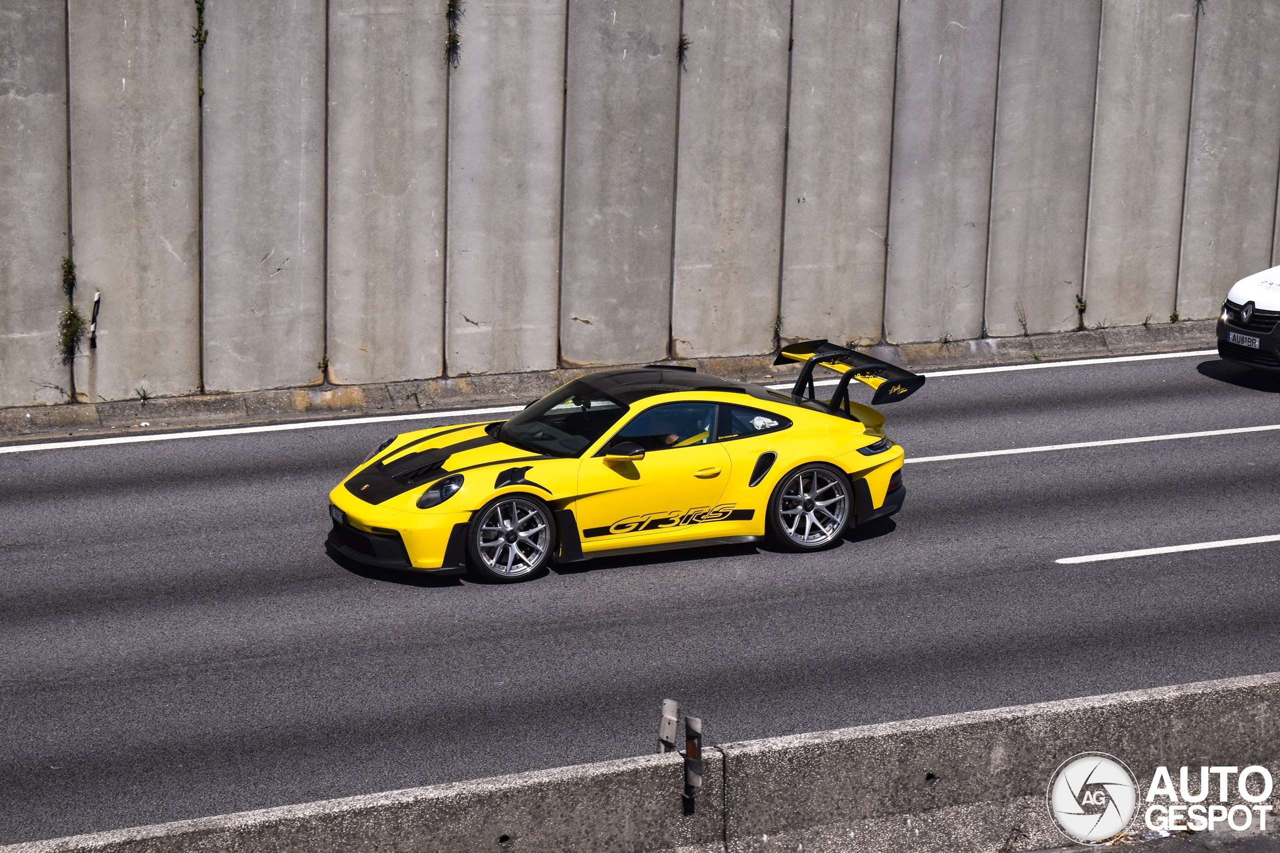 Porsche 992 GT3 RS Weissach Package